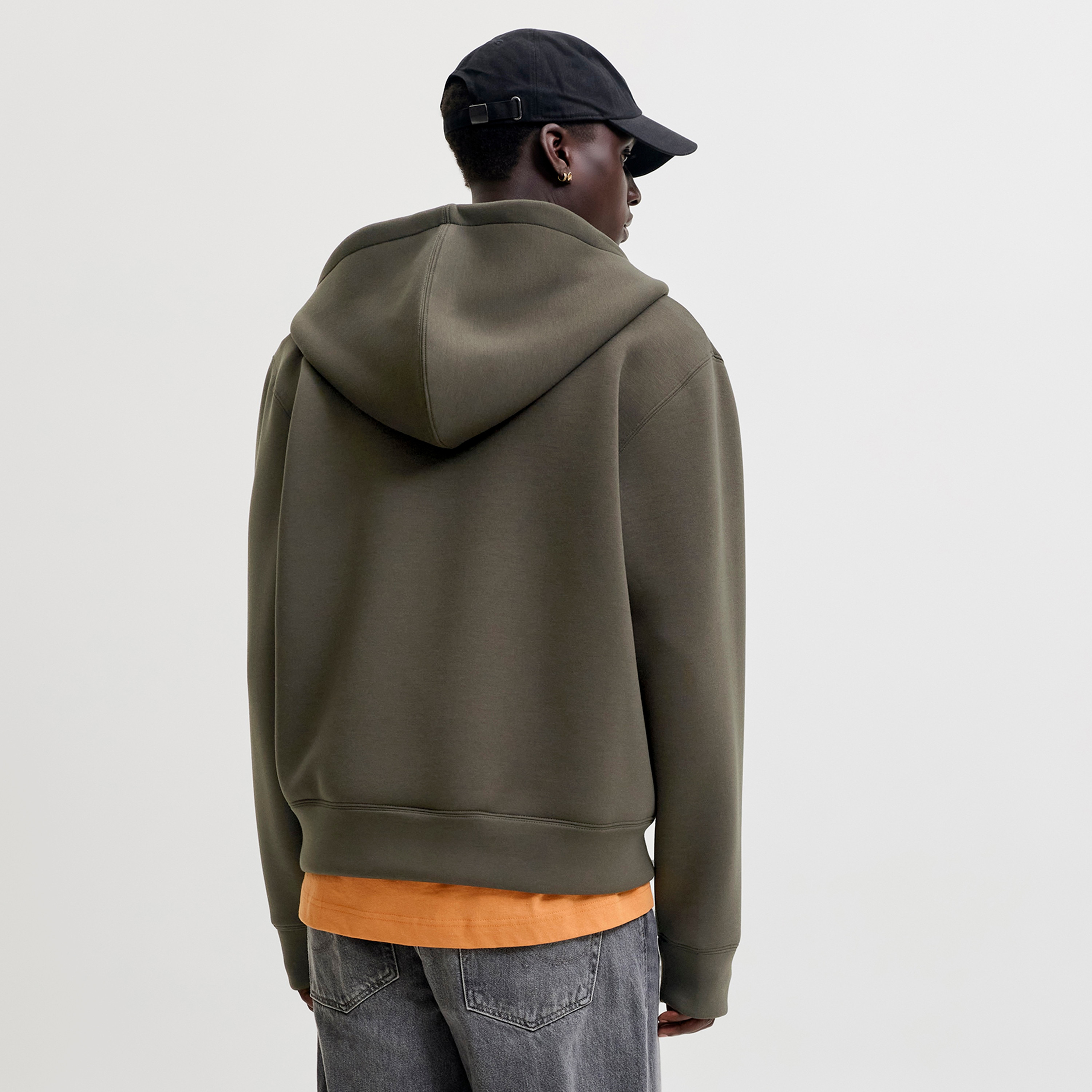 هودي رجالي سادة بأكمام طويلة وسحاب كامل من جاك آند جونز-men-winterwear-hoodiesandsweatshirts-image-4