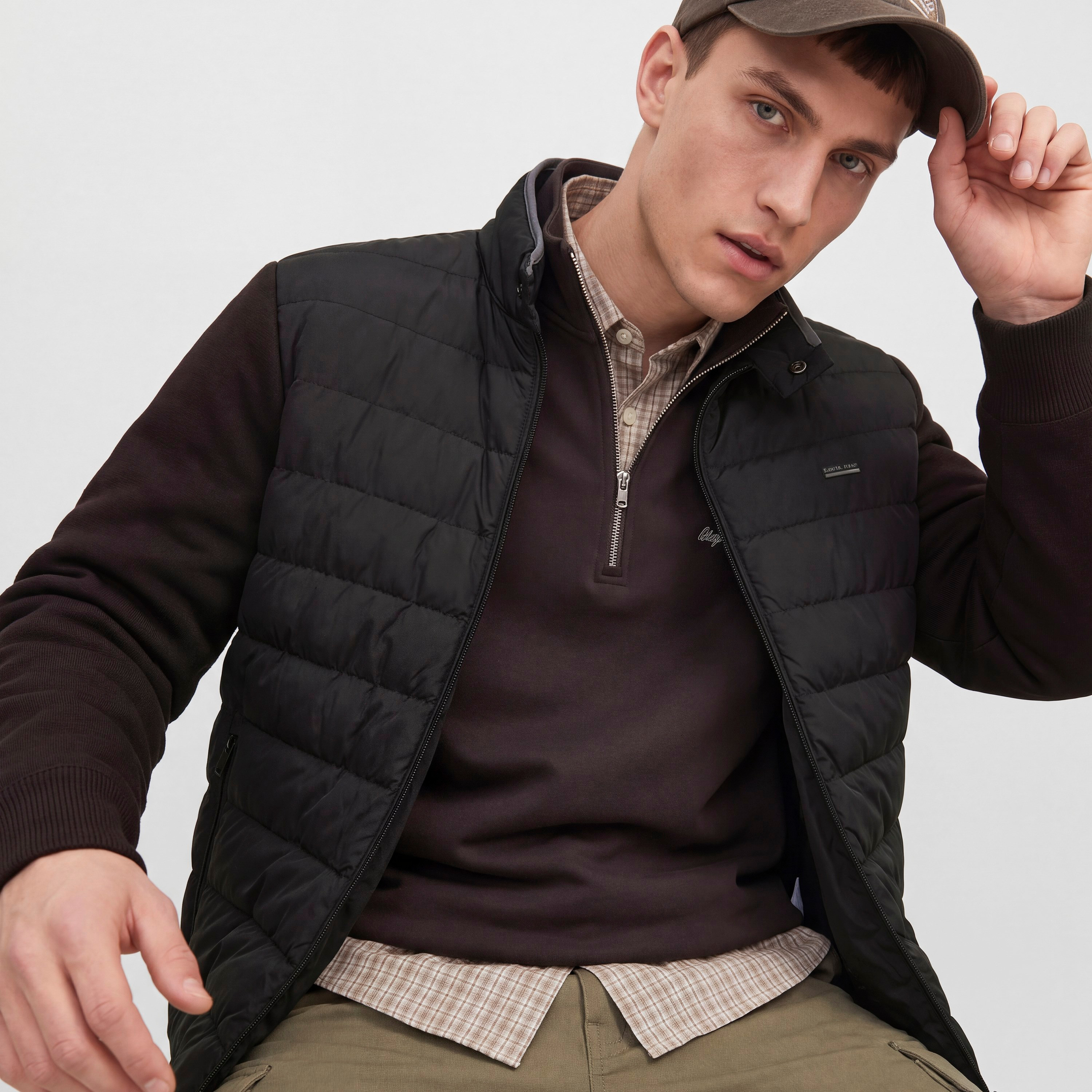 جاكيت بافر سادة برقبة ستان مرتفعة وأكمام طويلة للرجال من جاك آند جونز-men-clothing-jacketsandblazers-jackets-image-3