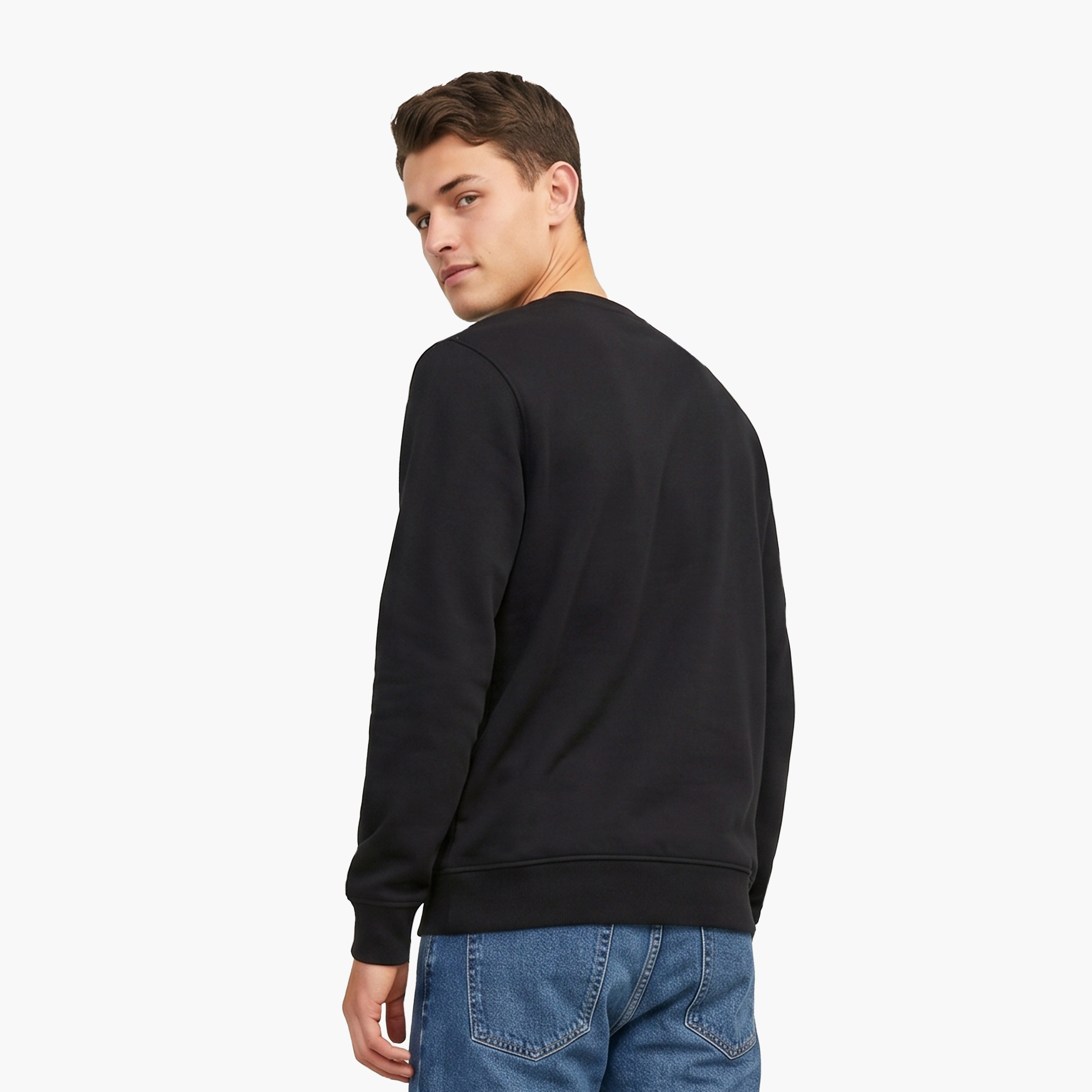 سويت شيرت رجالي برقبة مستديرة وأكمام طويلة مطبوع بشعار من جاك آند جونز-men-winterwear-hoodiesandsweatshirts-image-4