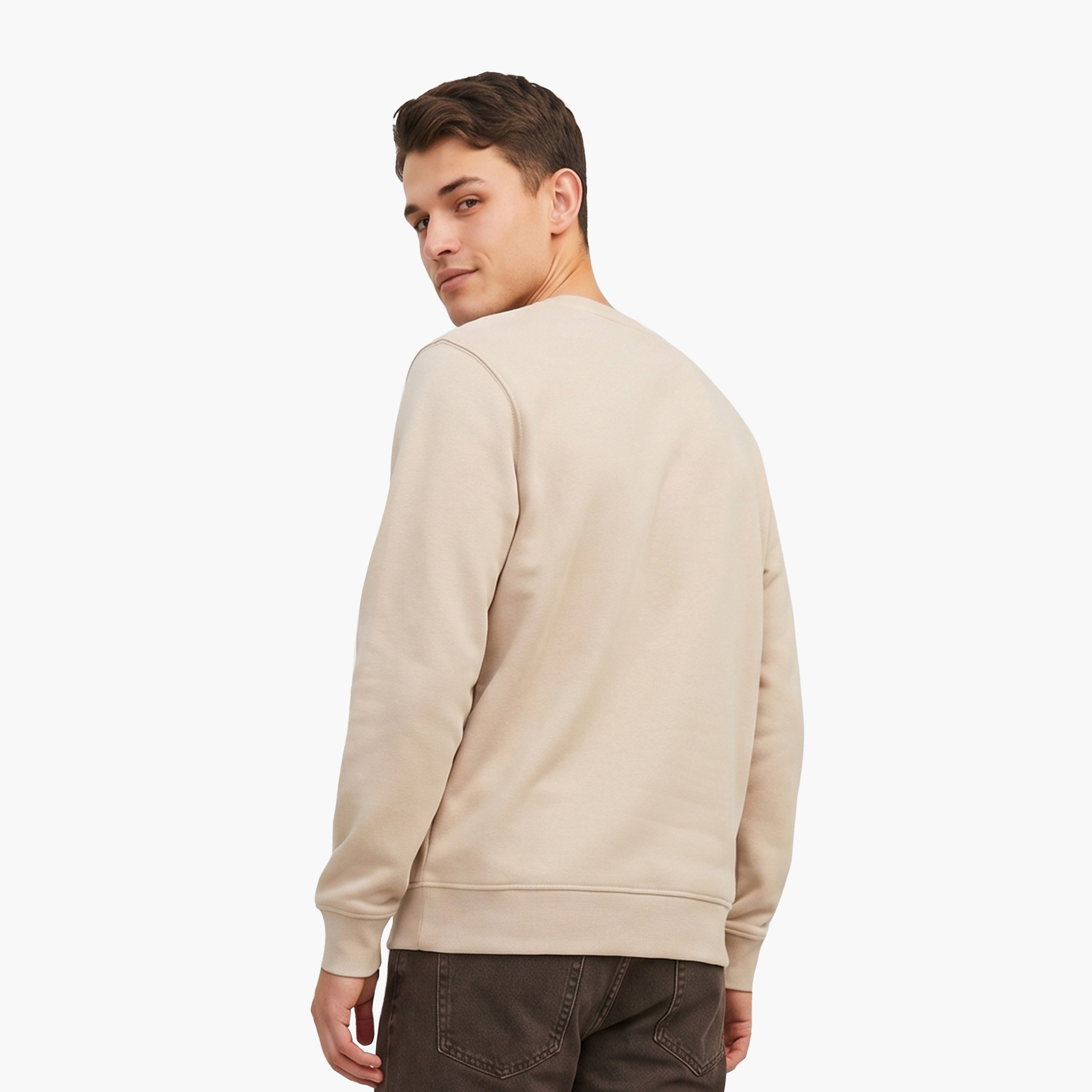 سويت شيرت رجالي برقبة مستديرة وأكمام طويلة مطبوع بشعار من جاك آند جونز-men-winterwear-hoodiesandsweatshirts-image-4
