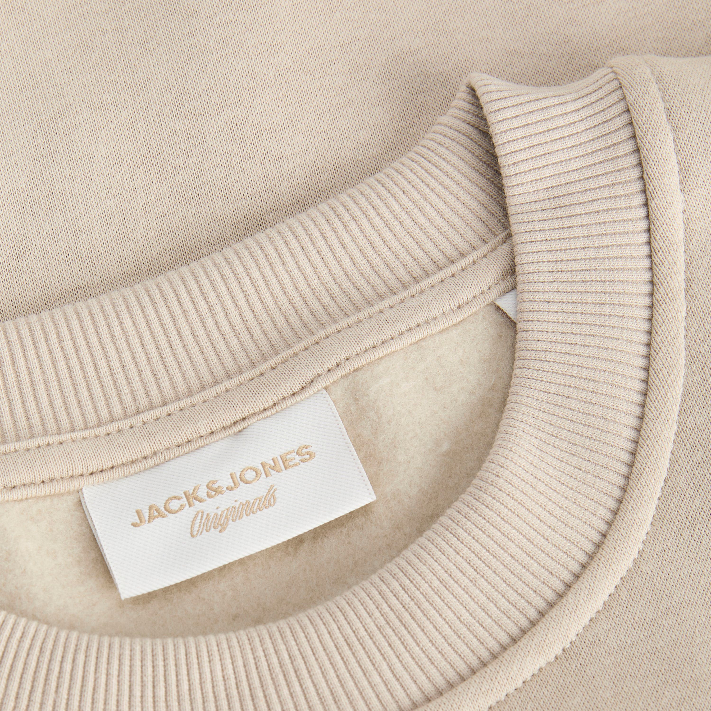سويت شيرت رجالي برقبة مستديرة وأكمام طويلة مطبوع بشعار من جاك آند جونز-men-winterwear-hoodiesandsweatshirts-image-9