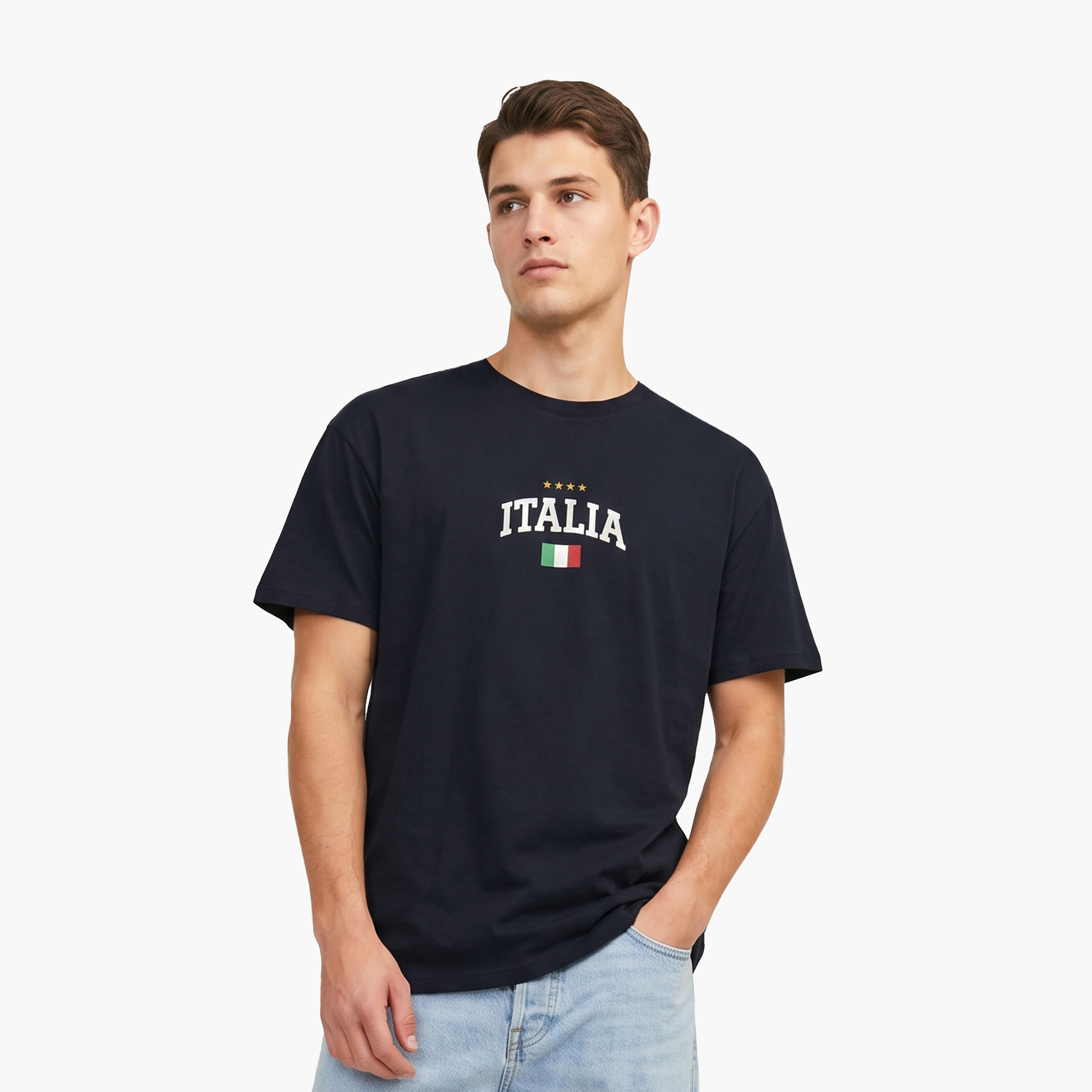 تي شيرت رجالي مطبوع بياقة دائرية وأكمام قصيرة من جاك اند جونز-women-clothing-tshirts-image-1