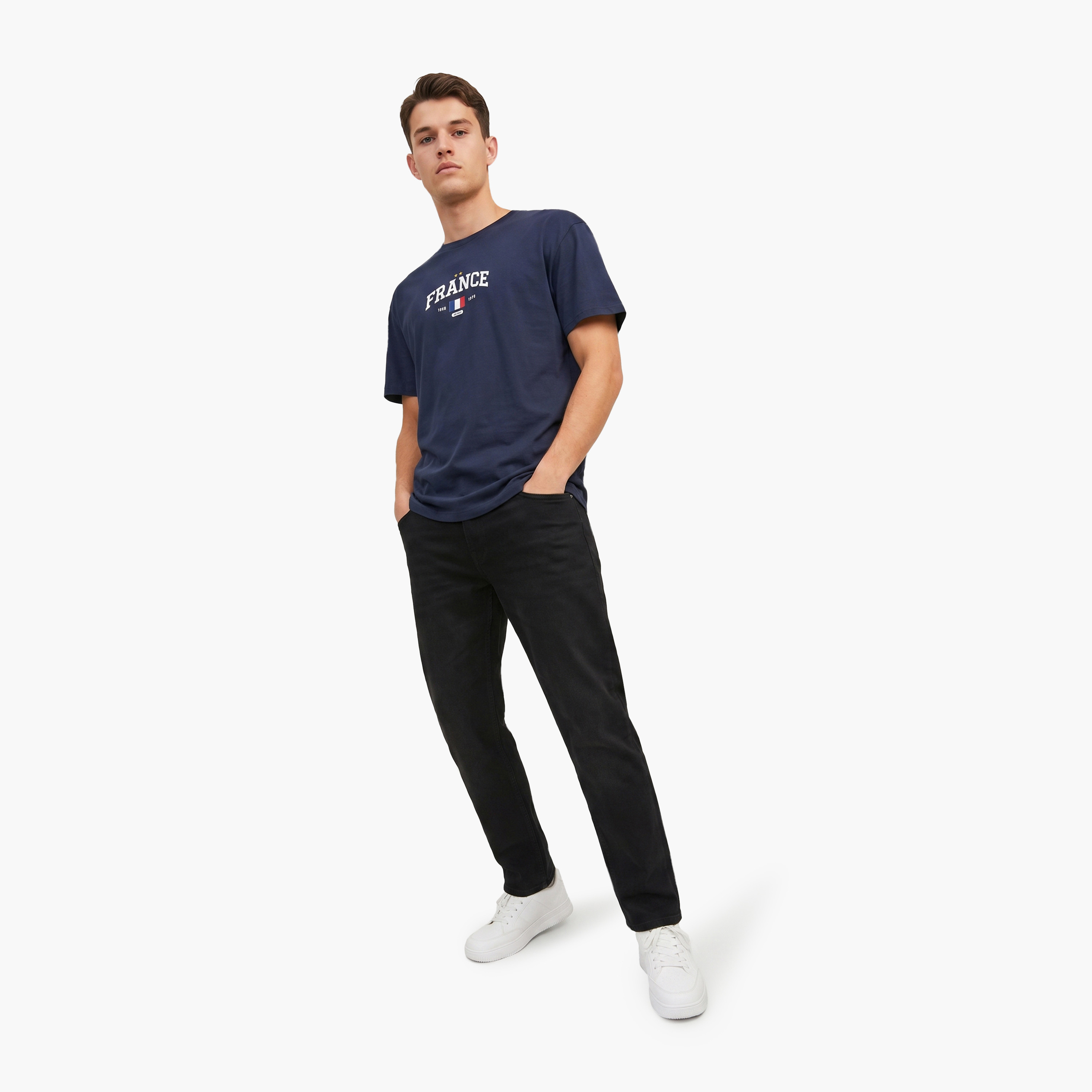 تي شيرت رجالي مطبوع بياقة دائرية وأكمام قصيرة من جاك اند جونز-women-clothing-tshirts-image-2