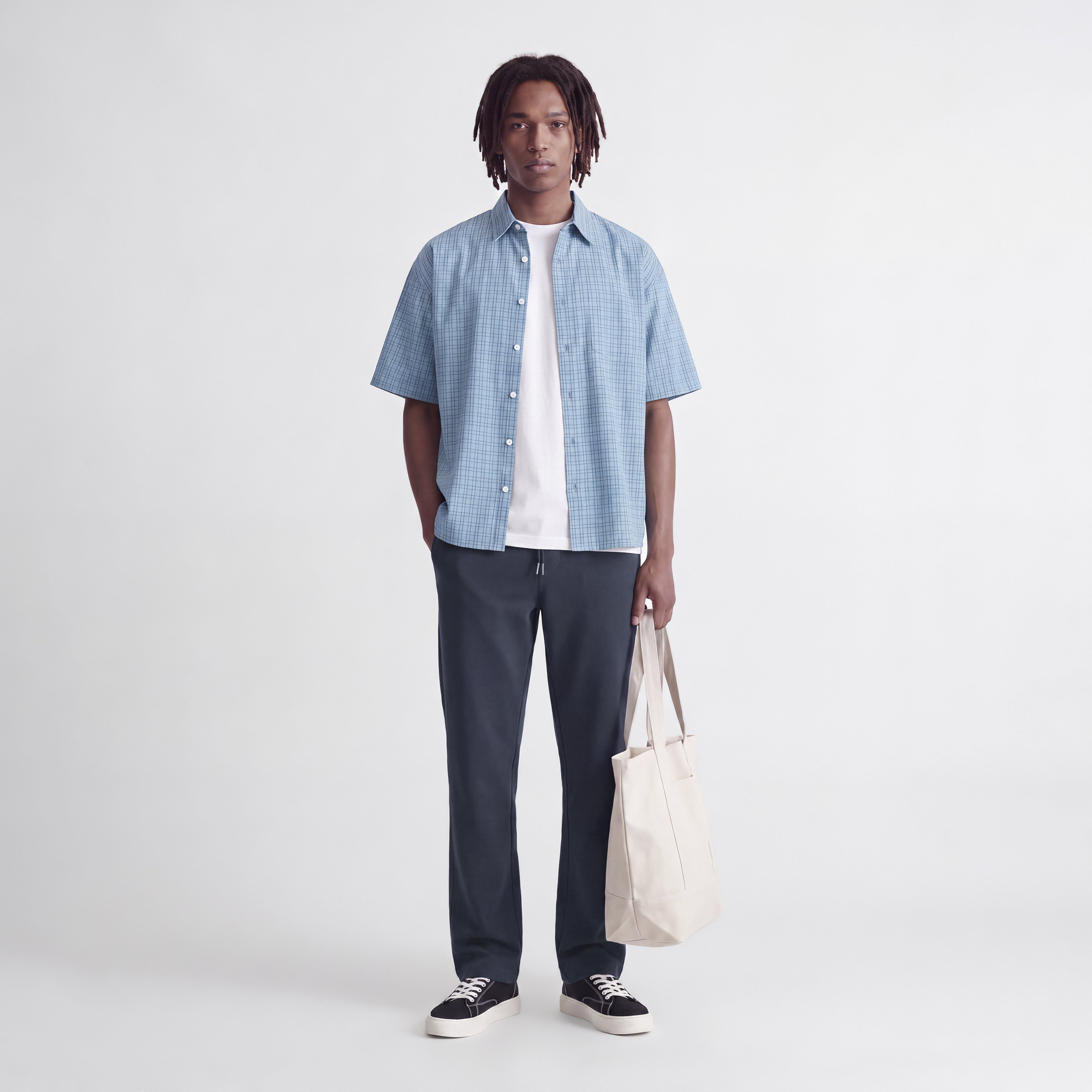 بنطال رجالي سادة بخصر متوسط ورباط خصر من Jack & Jones-men-clothing-trousersandchinos-trousers-image-2