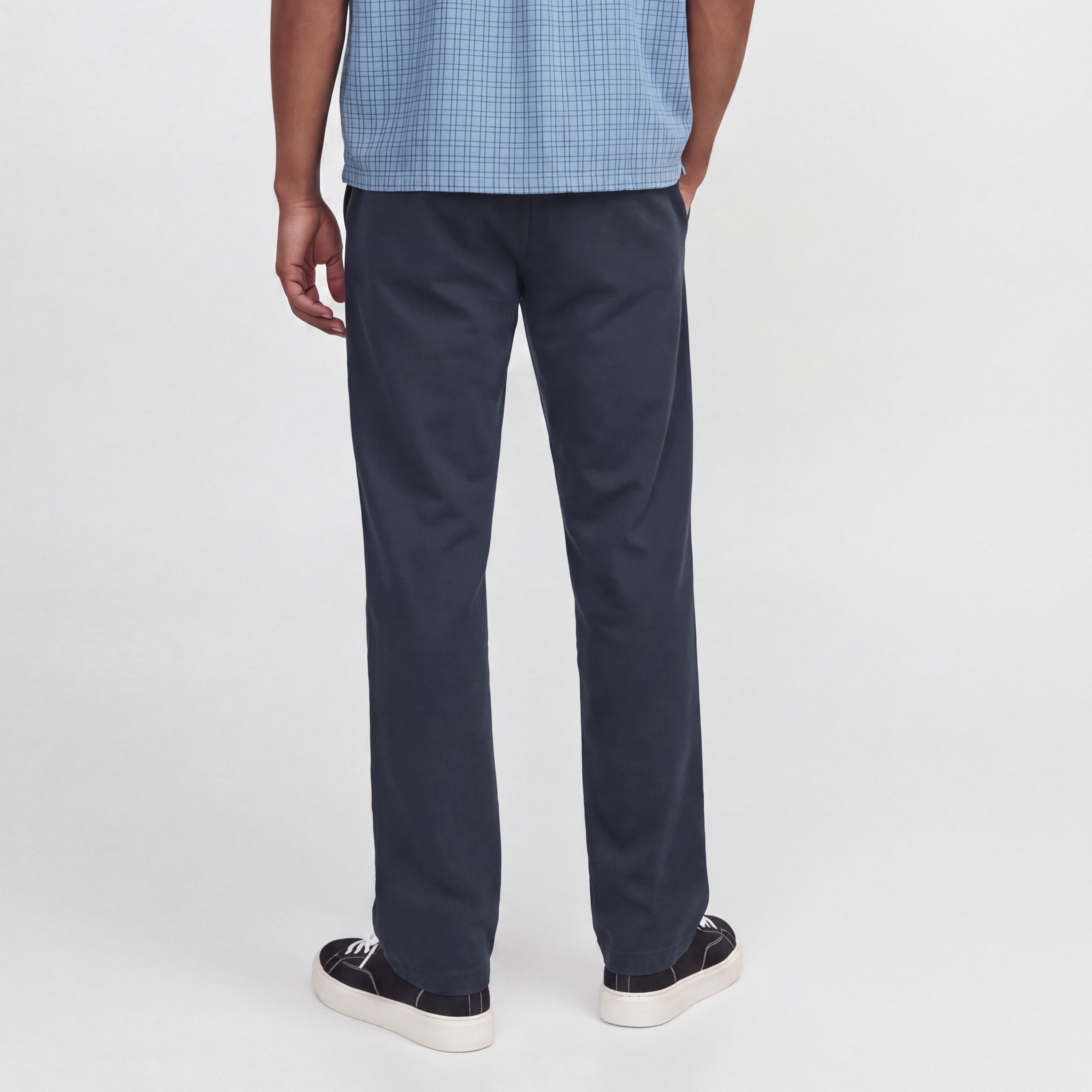 بنطال رجالي سادة بخصر متوسط ورباط خصر من Jack & Jones-men-clothing-trousersandchinos-trousers-image-4