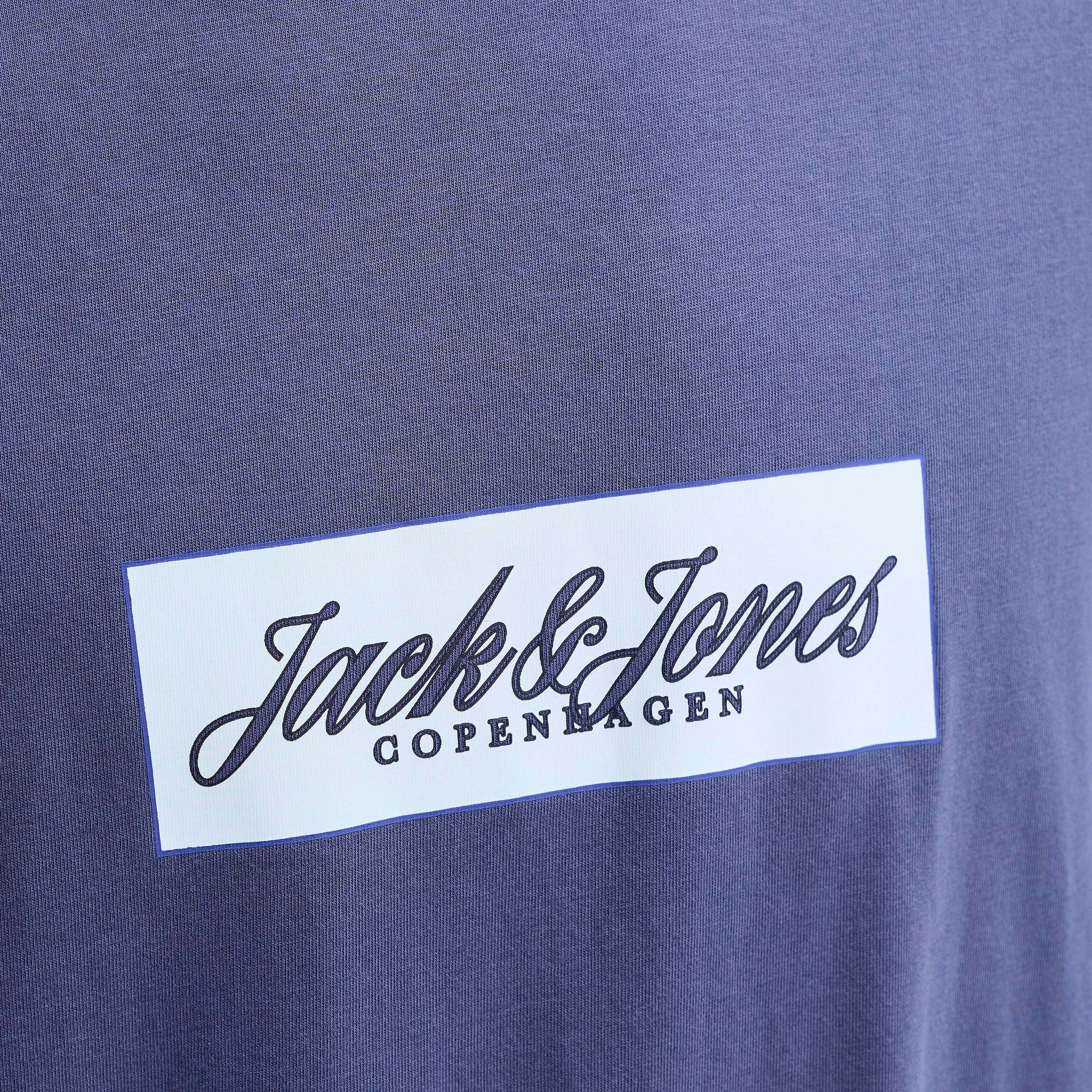 تيشيرت رجالي برقبة مستديرة وأكمام قصيرة بشعار مطبوع من جاك آند جونز-men-clothing-tshirtsandpolos-tshirts-image-6