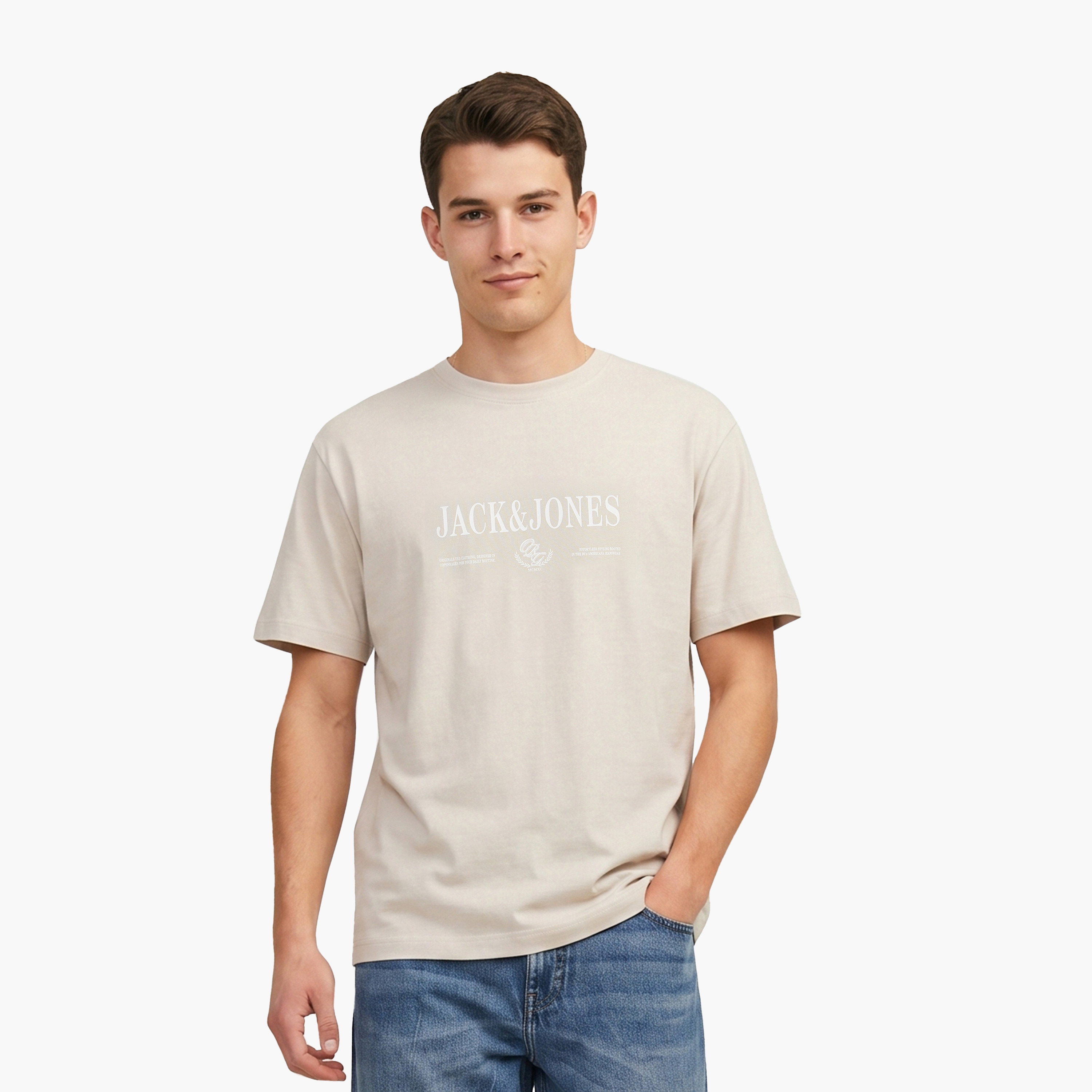 تيشيرت رجالي برقبة مستديرة وأكمام قصيرة بشعار مطبوع من جاك آند جونز-men-clothing-tshirtsandpolos-tshirts-image-1