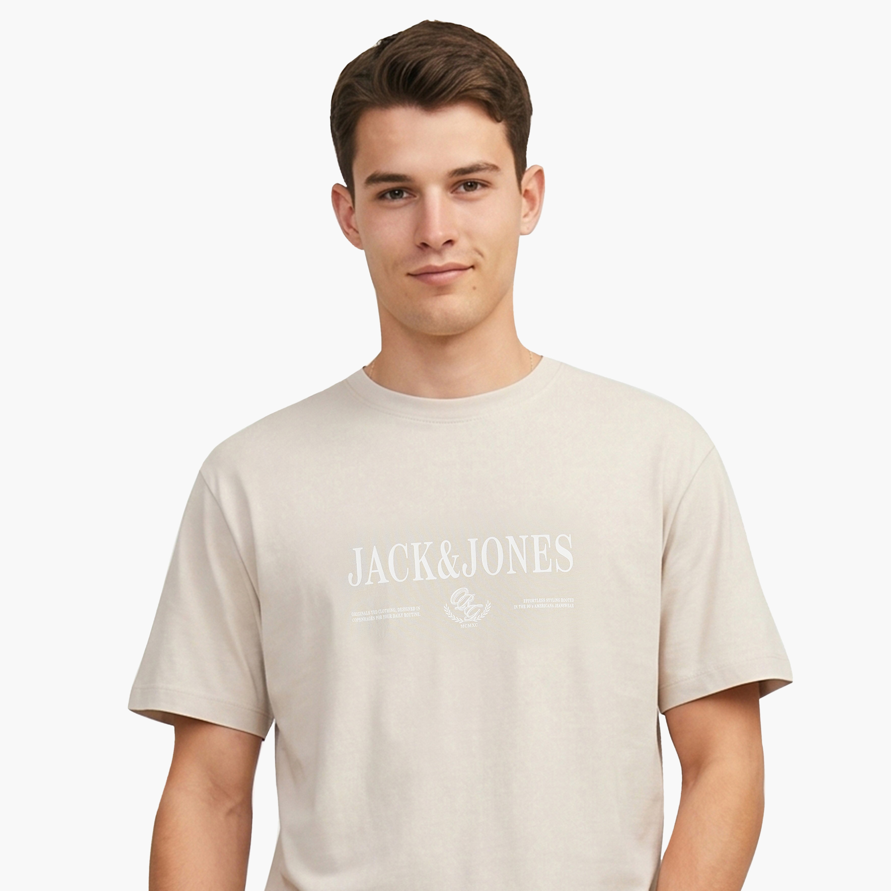 تيشيرت رجالي برقبة مستديرة وأكمام قصيرة بشعار مطبوع من جاك آند جونز-men-clothing-tshirtsandpolos-tshirts-image-3