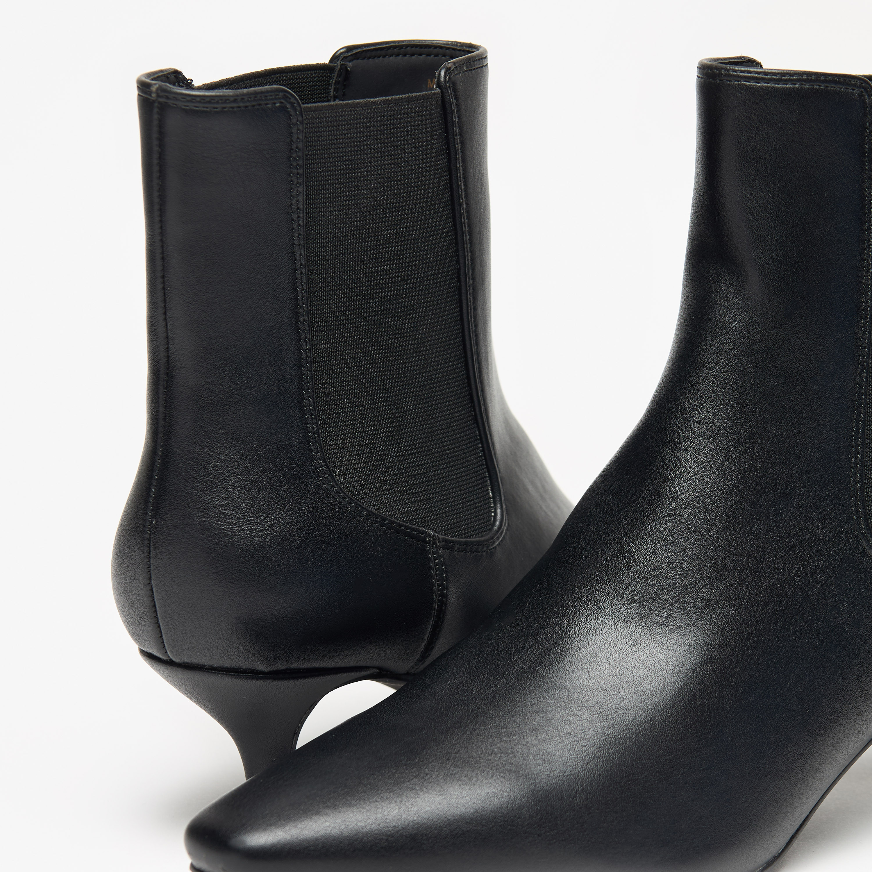 بوت نسائي سادة سهل الارتداء بطول الكاحل وكعب ستيليو من سيليست-women-shoes-boots-image-5