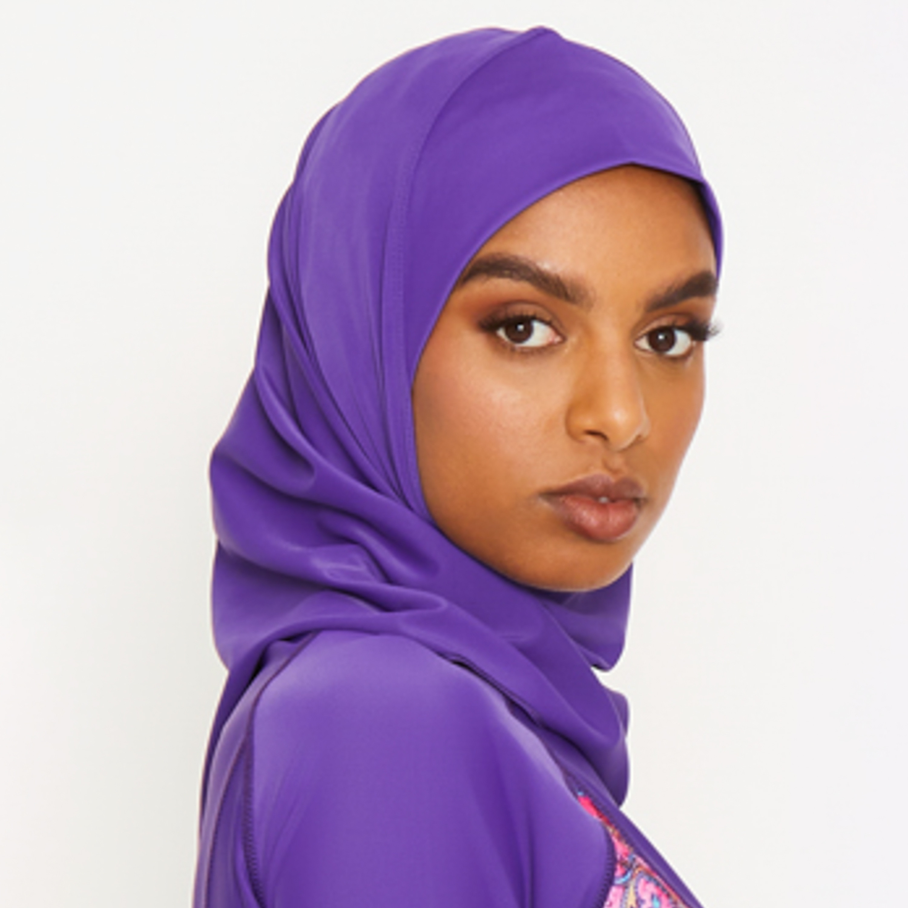 شيلا نسائية من كويغا بلون موف بنفسجي-women-clothing-swimandbeach-swimcaps-image-1