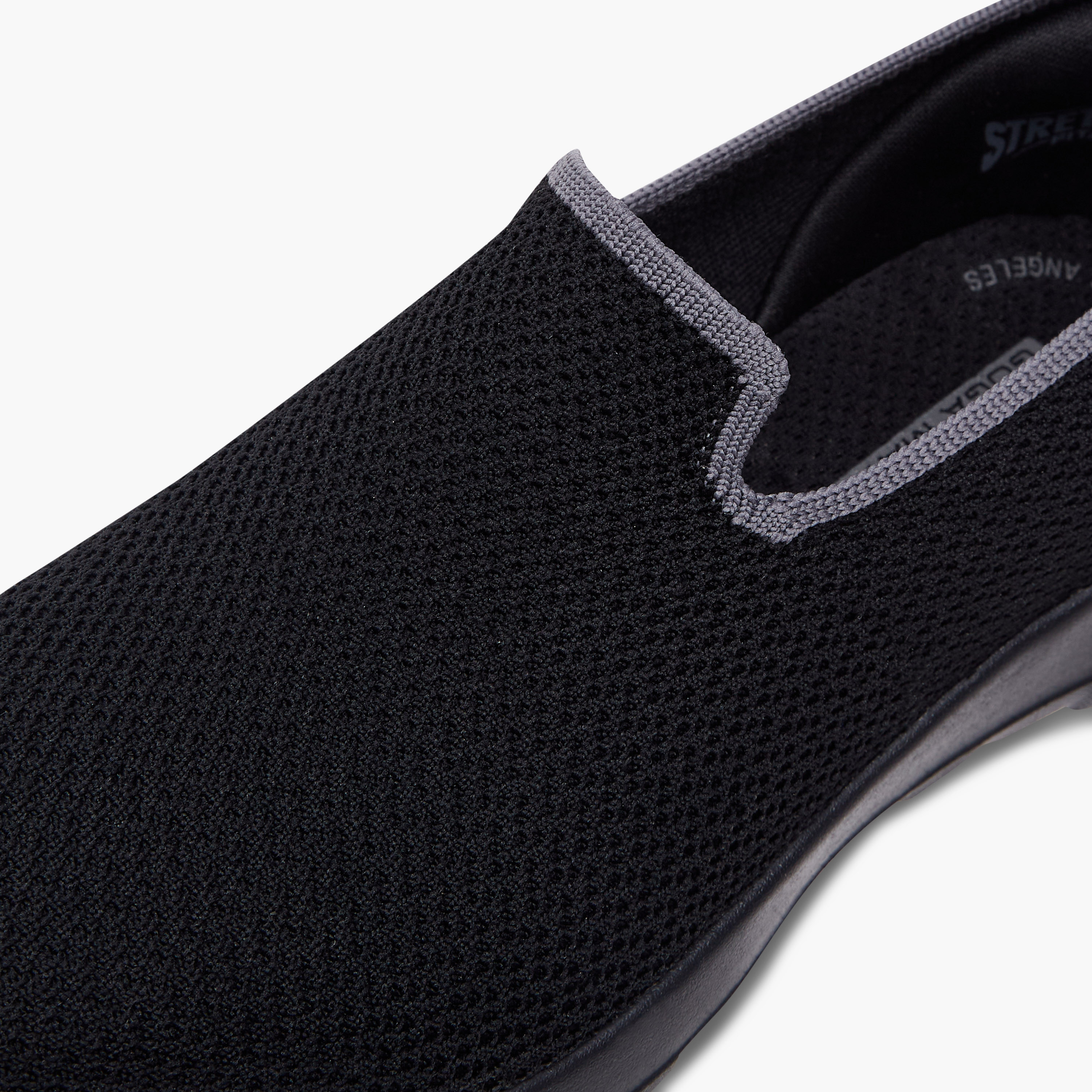 سكيتشرز- حذاء المشي للنساء غو ووك جوي سهل الارتداء 124686 | OE-sports-women-shoes-image-14