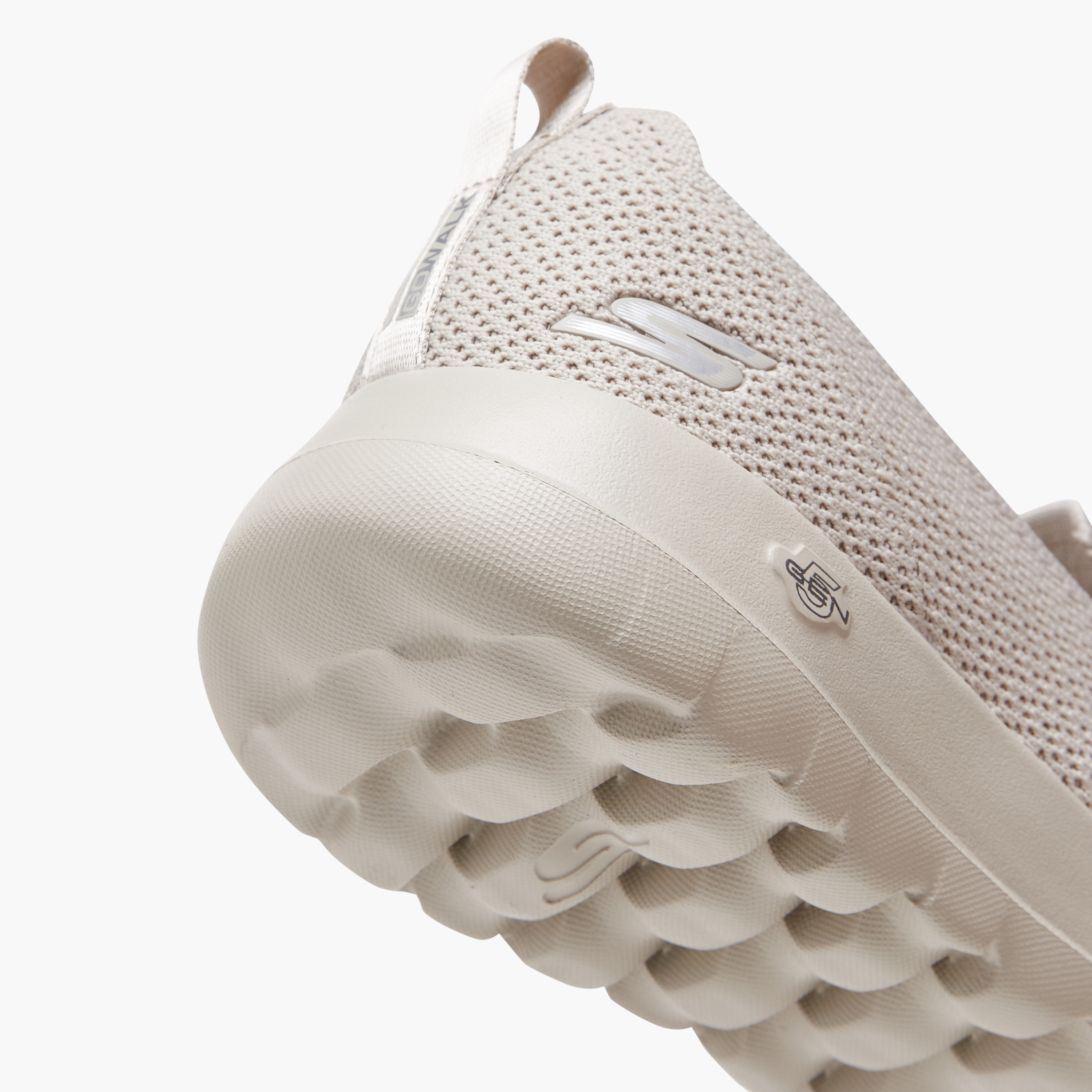 سكيتشرز- حذاء المشي للنساء غو ووك جوي سهل الارتداء 124686 | OE-sports-women-shoes-image-10