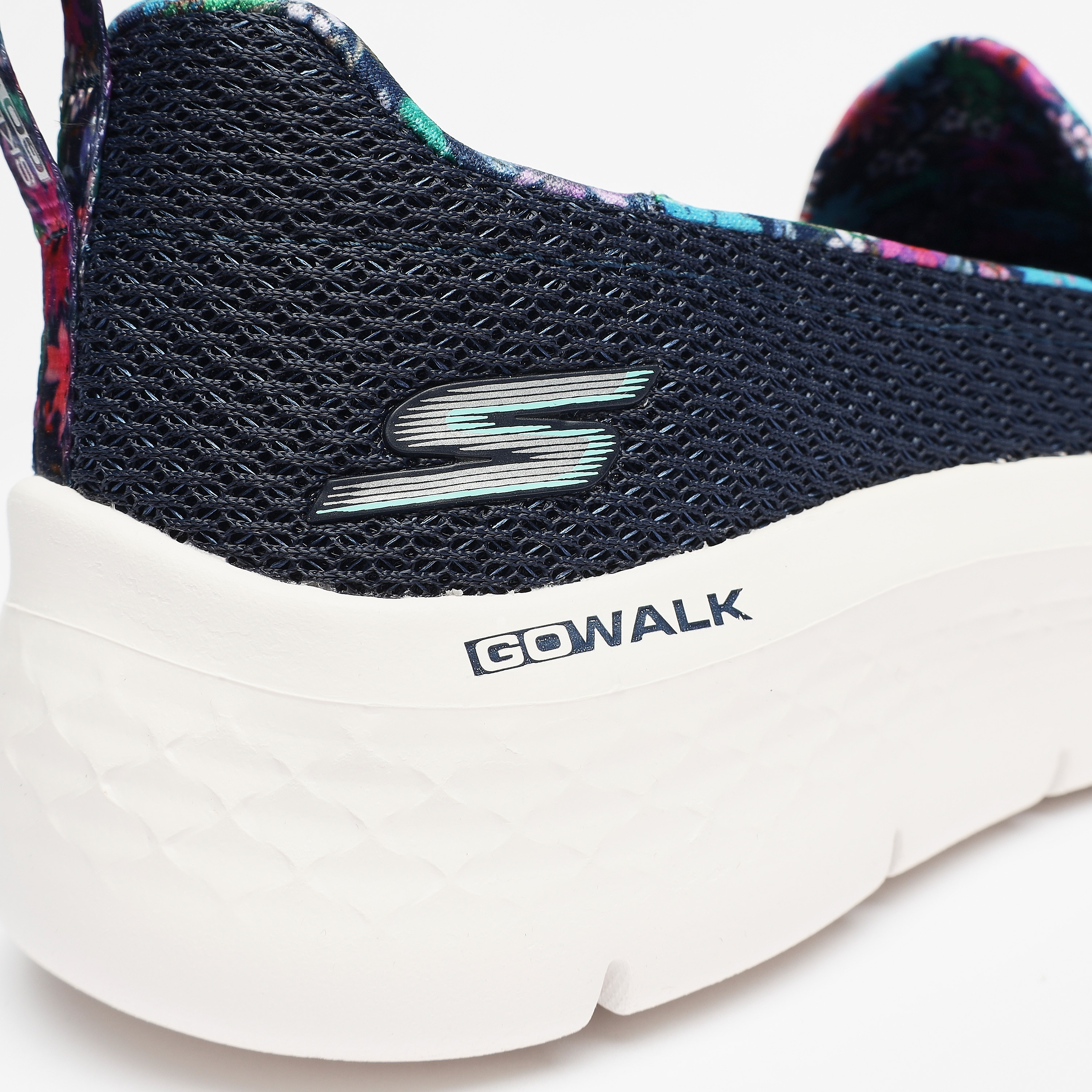 حذاء غوغا مات بتبريد الهواء من سكيتشرز جو ووك فليكس للنساء | 124974-sports-women-shoes-image-16
