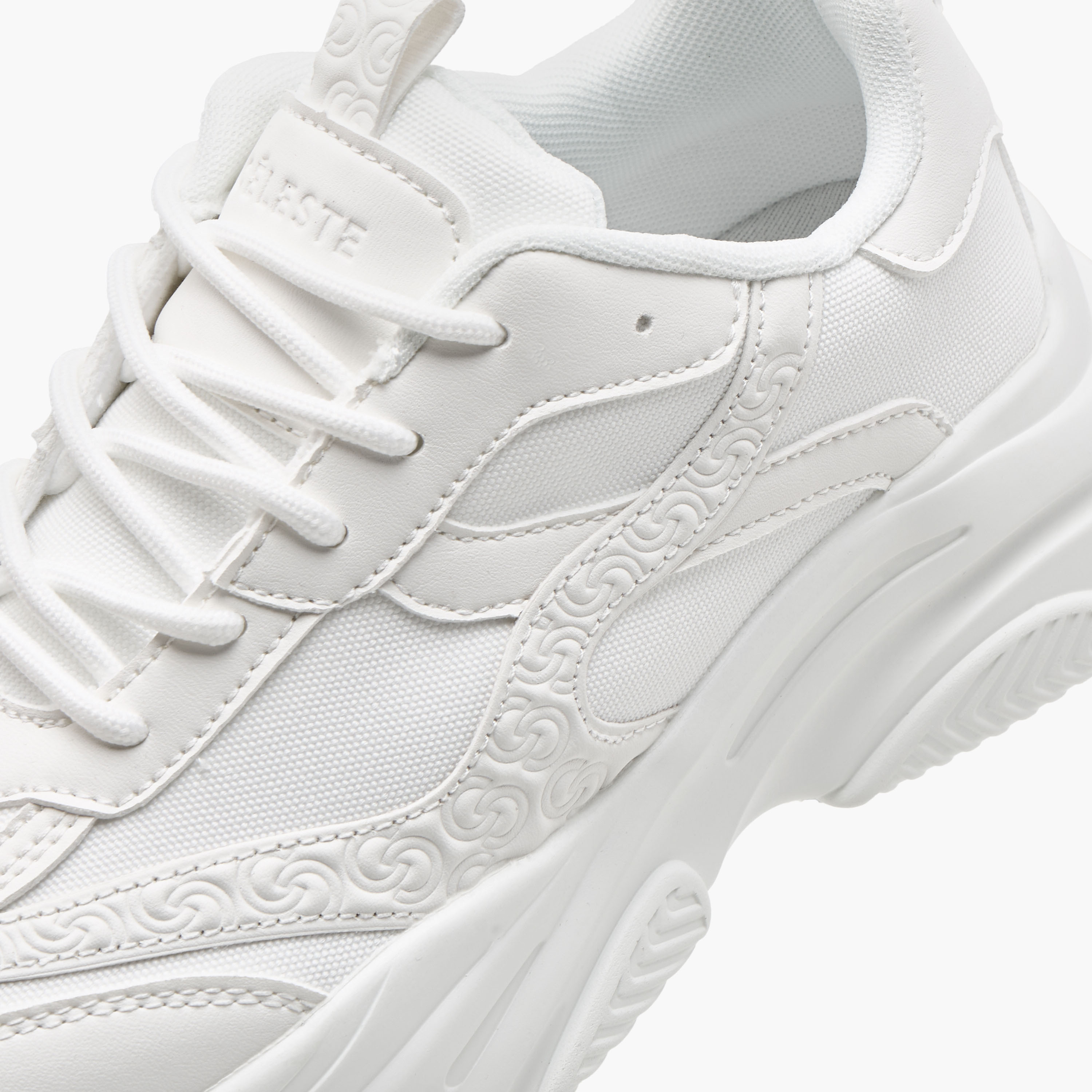 حذاء سنيكرز برباط إغلاق ونقوش الشعار للنساء من سيليست-women-shoes-sneakers-image-4