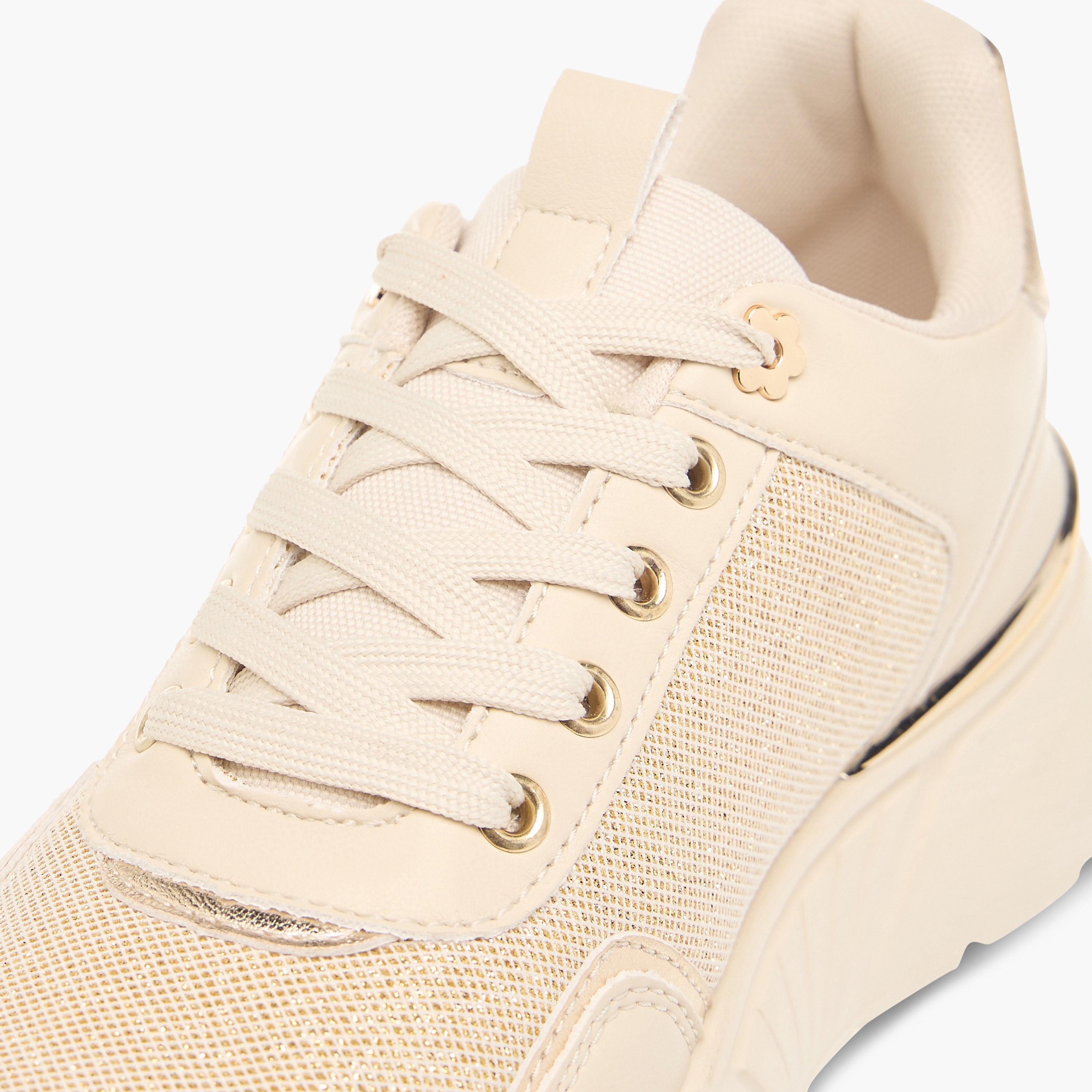 حذاء سنيكرز شانكي بألواح ورباط إغلاق من ميسي-women-shoes-sneakers-image-4