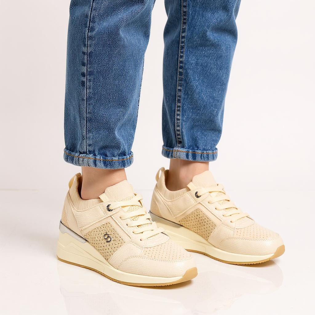 حذاء سنيكرز بارز الملمس برباط إغلاق وكعب عريض للنساء من سيليست-women-shoes-sneakers-image-2