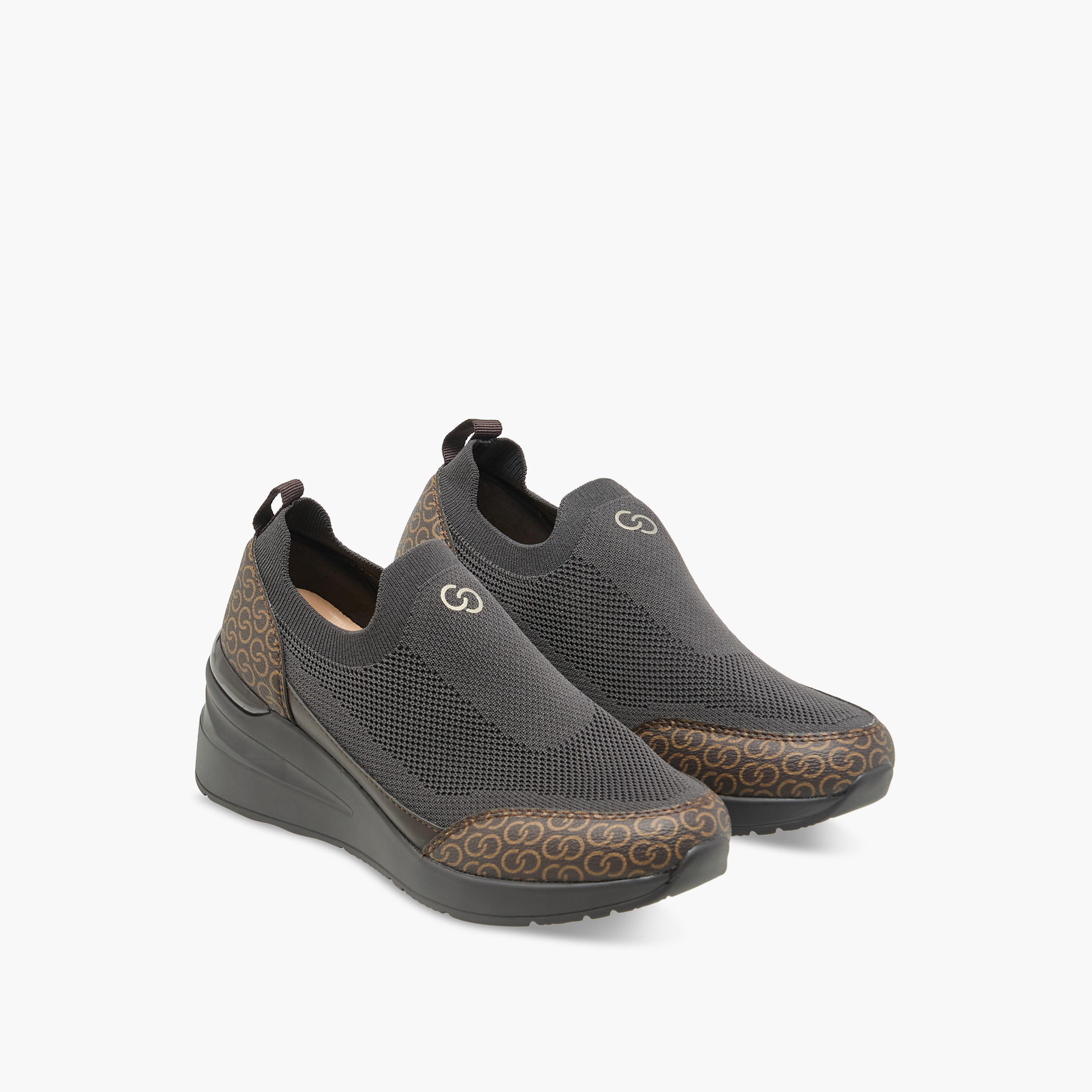 حذاء سنيكرز بطبعات للنساء من سيليست-women-shoes-sneakers-image-1