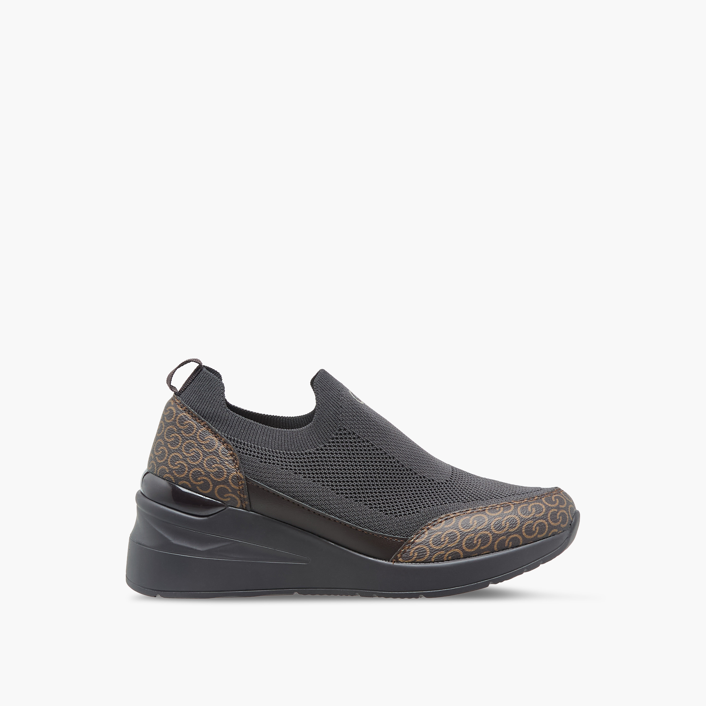 حذاء سنيكرز بطبعات للنساء من سيليست-women-shoes-sneakers-image-4