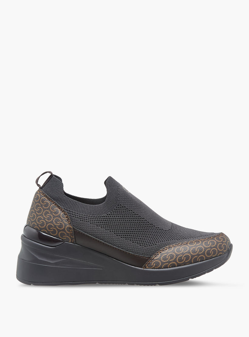حذاء سنيكرز بطبعات للنساء من سيليست-women-shoes-sneakers-image-4