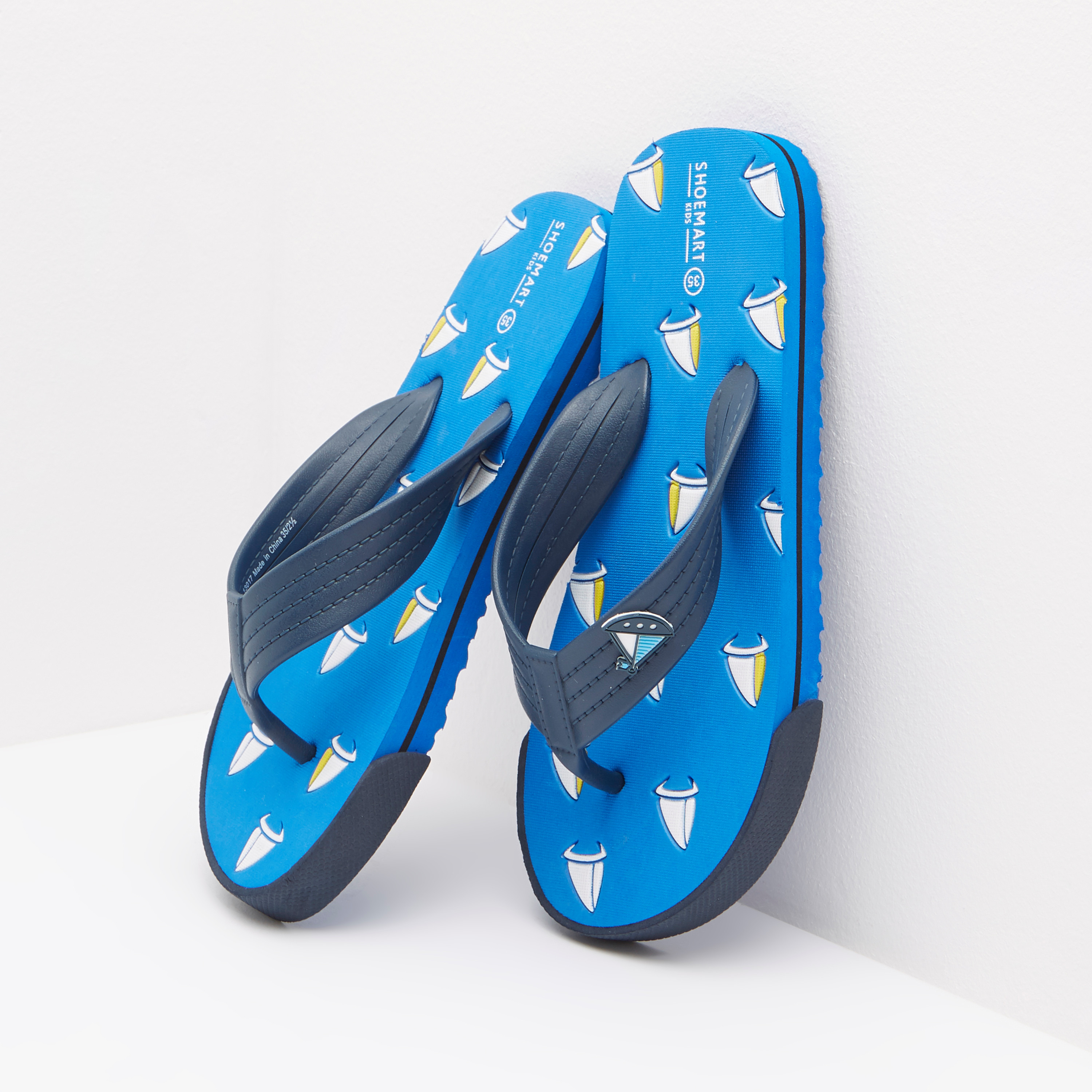 شبشب رفيع سهل الارتداء بطبعات-boys-shoes-flipflopsandslides-image-3
