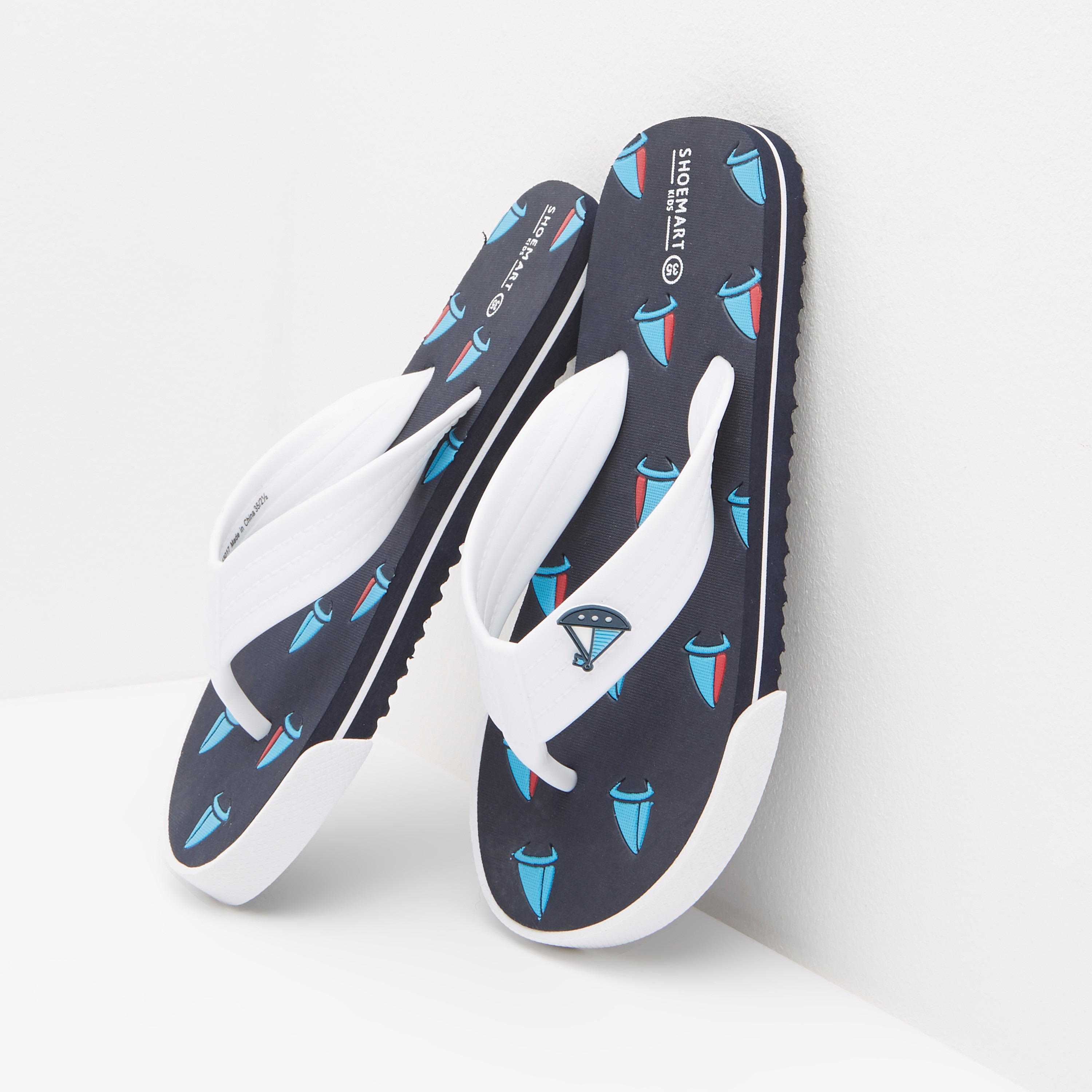 شبشب رفيع سهل الارتداء بطبعات-boys-shoes-flipflopsandslides-image-7
