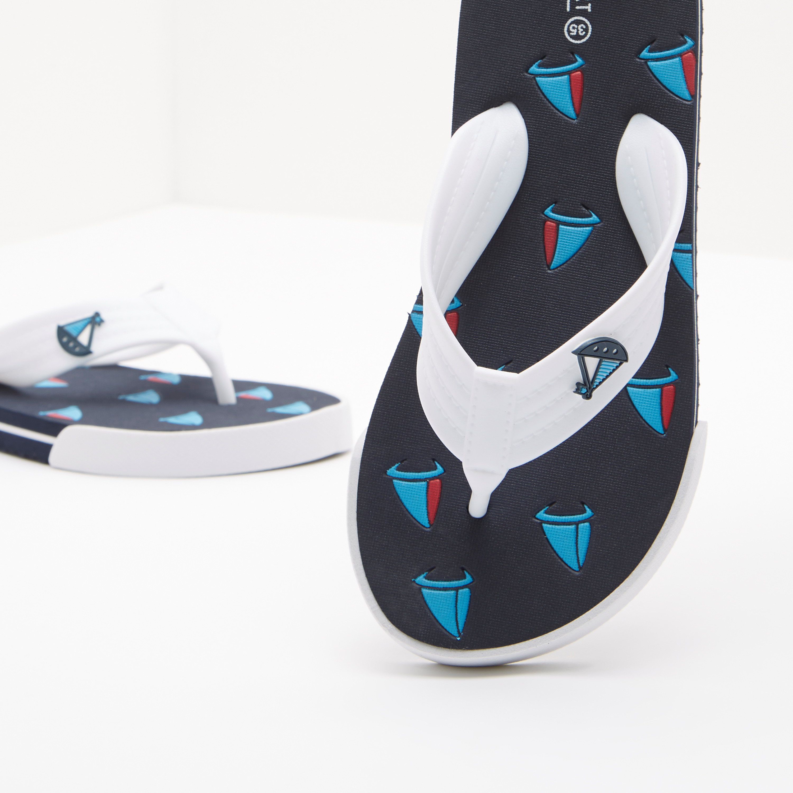 شبشب رفيع سهل الارتداء بطبعات-boys-shoes-flipflopsandslides-image-8