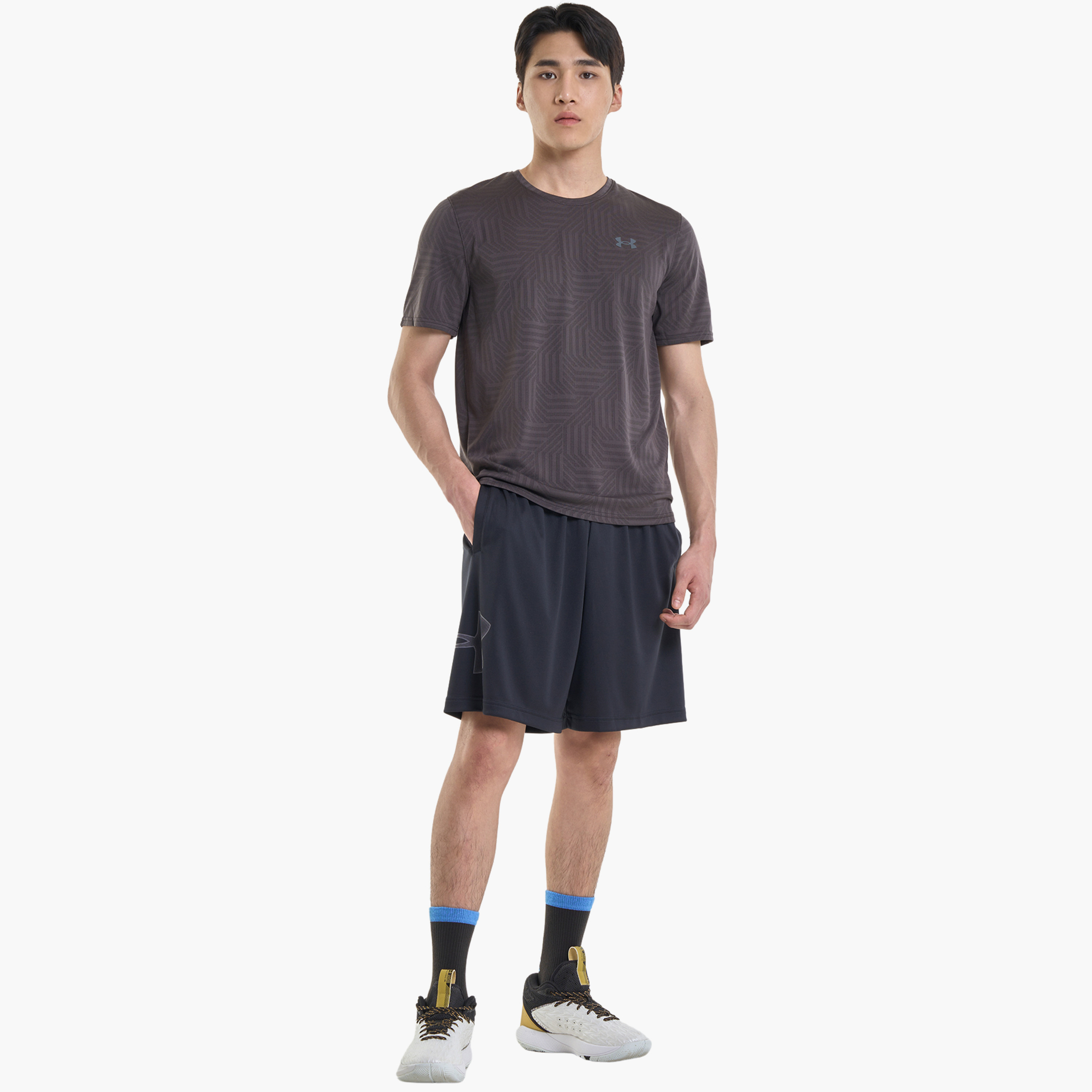 شورت متوسط الارتفاع بشعار الماركة من اندر ارمر تك | 1306443-men-clothing-bottoms-shorts-image-2