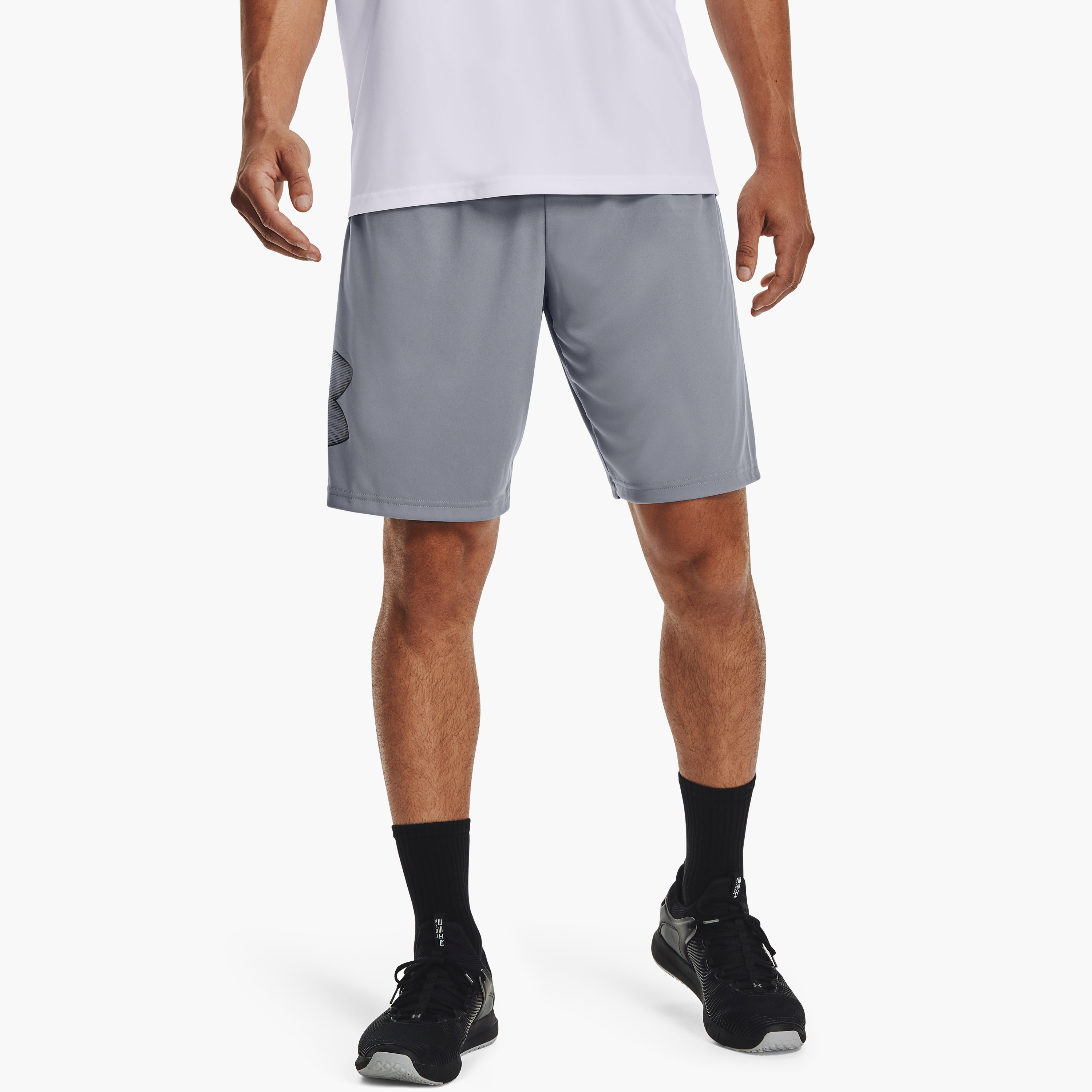 شورت متوسط الارتفاع بشعار الماركة من اندر ارمر تك | 1306443-men-clothing-bottoms-shorts-image-9