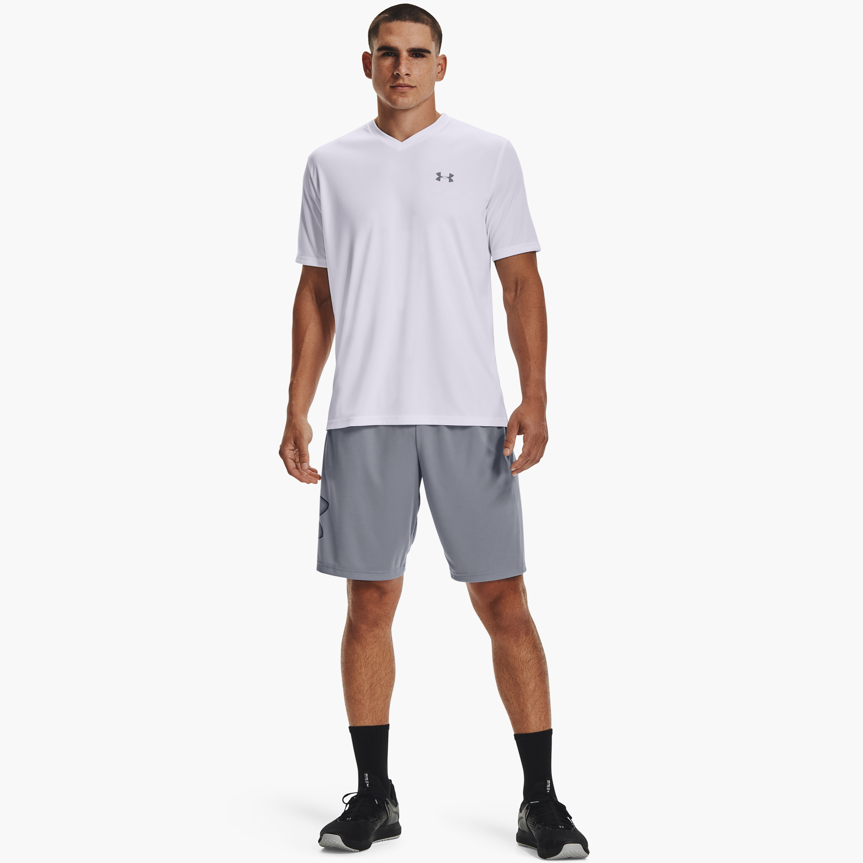 شورت متوسط الارتفاع بشعار الماركة من اندر ارمر تك | 1306443-men-clothing-bottoms-shorts-image-10