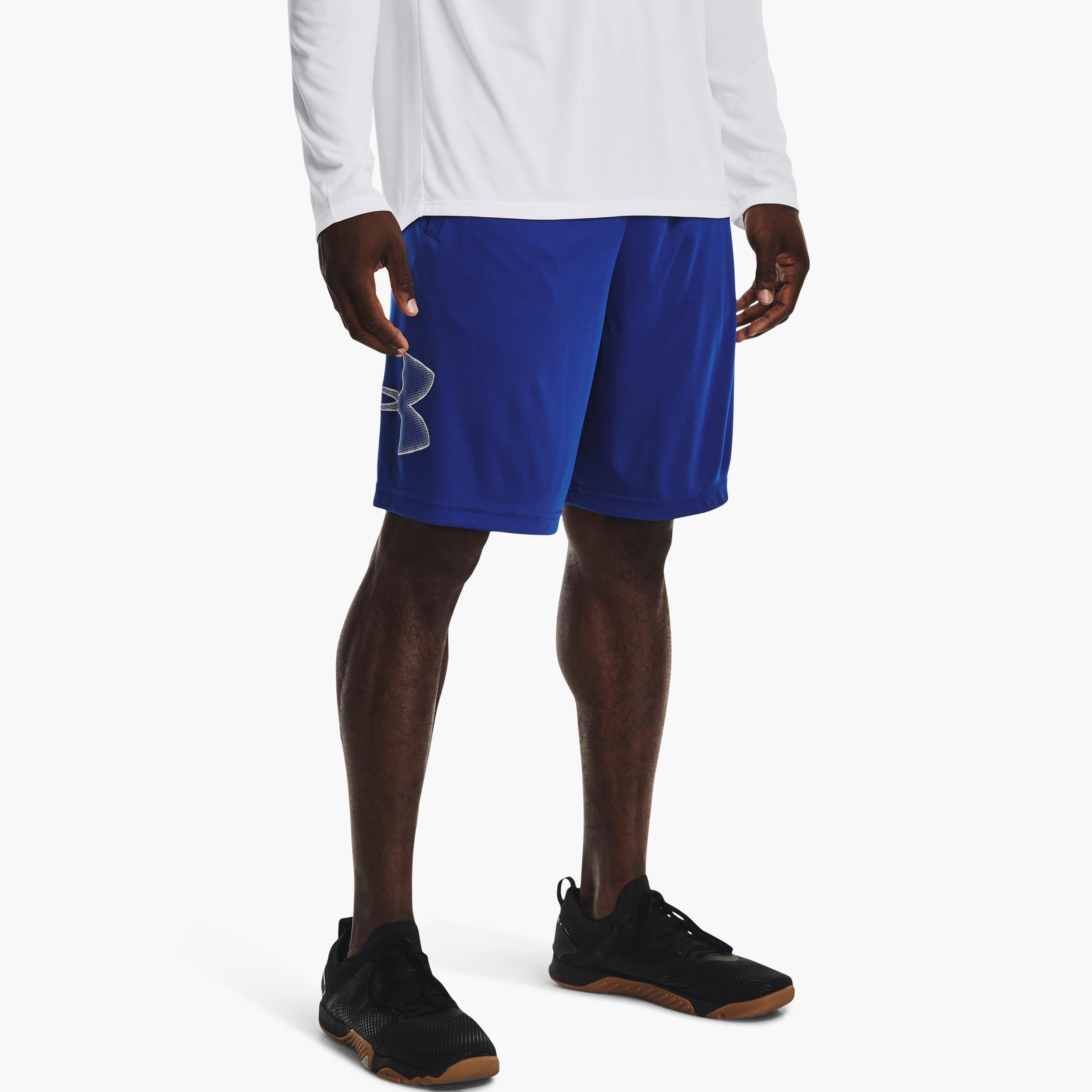 شورت متوسط الارتفاع بشعار الماركة من اندر ارمر تك | 1306443-men-clothing-bottoms-shorts-image-5