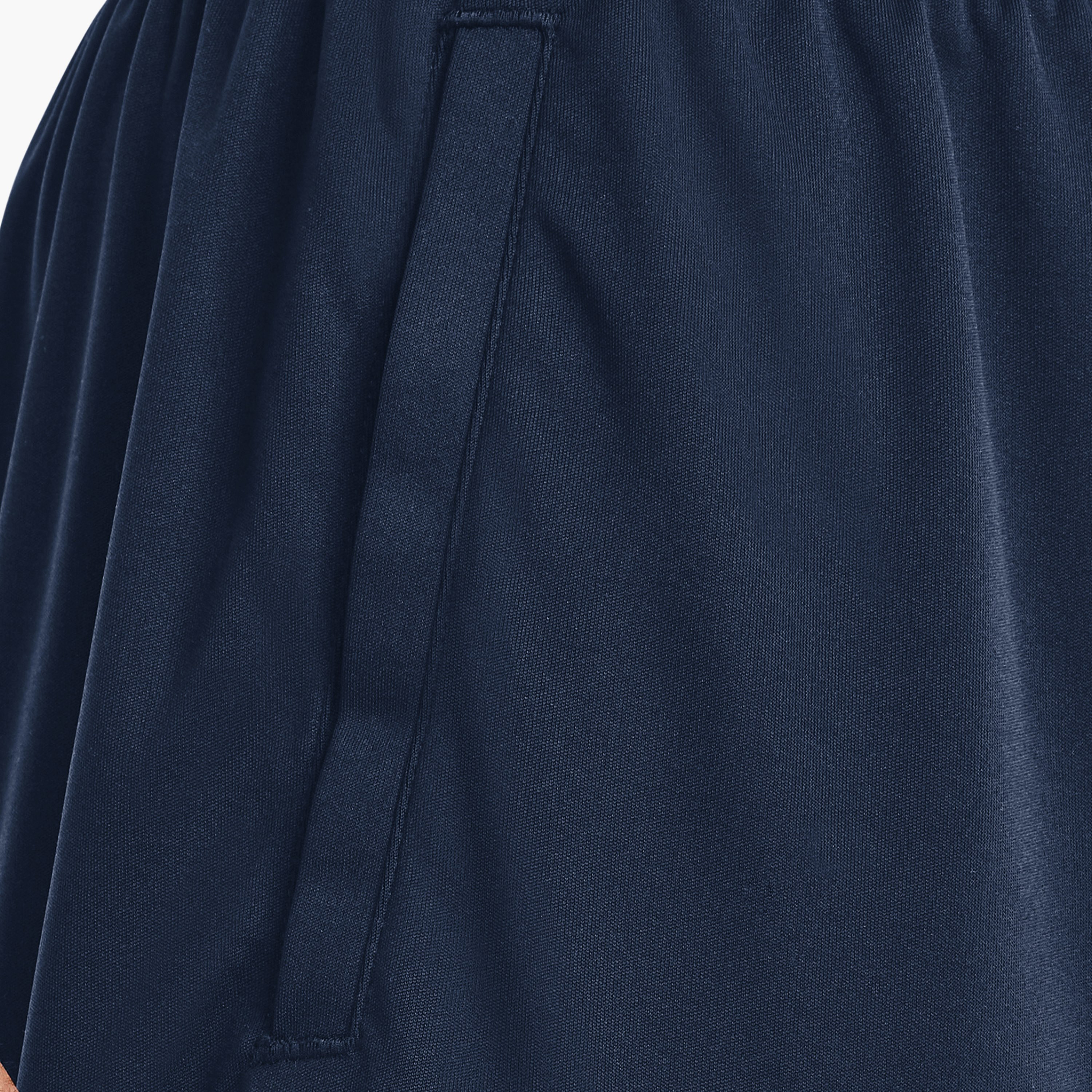 شورت متوسط الارتفاع بشعار الماركة من اندر ارمر تك | 1306443-men-clothing-bottoms-shorts-image-15
