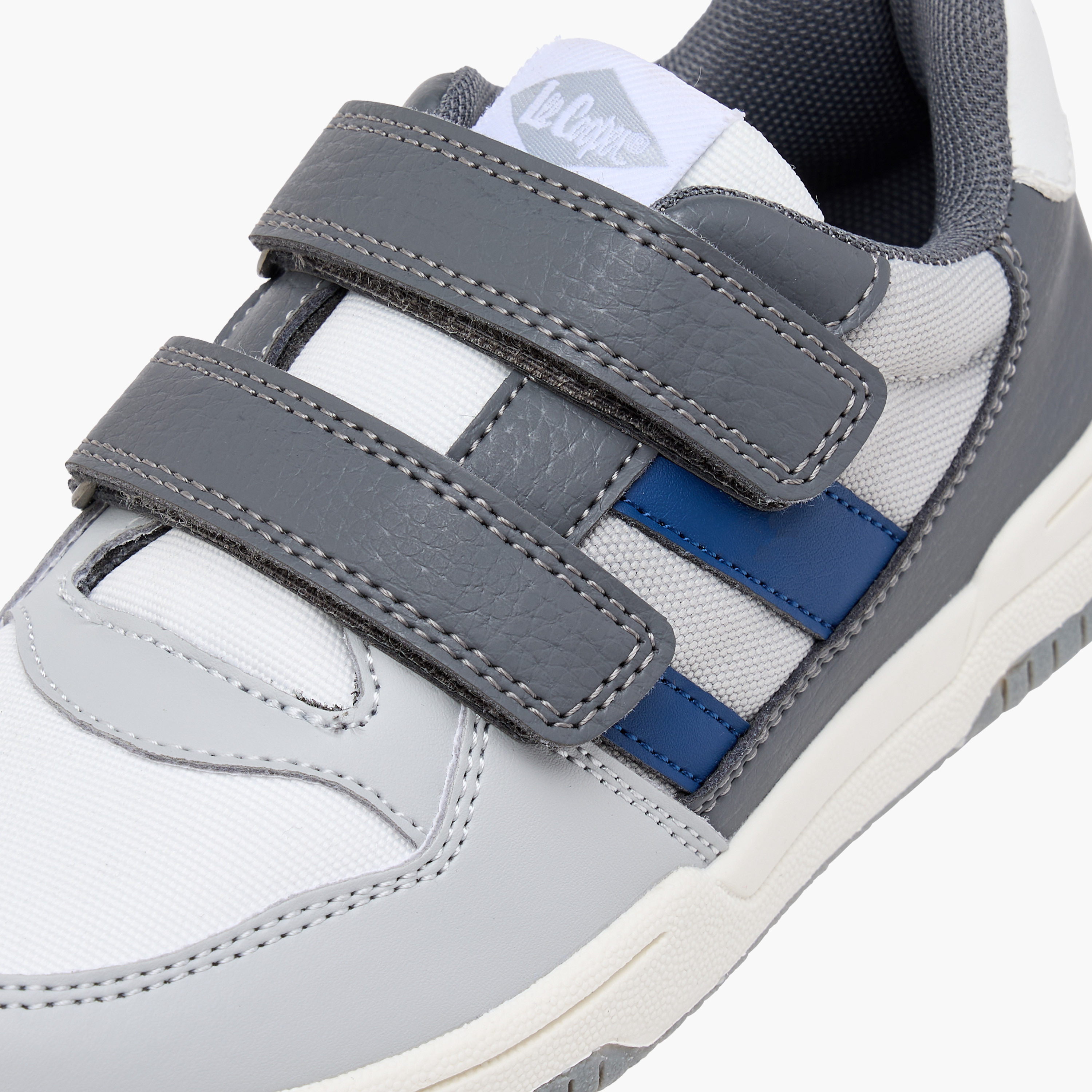حذاء سنيكرز بشريط إغلاق لاصق وألواح للأولاد من لي كوبر-boys-shoes-sneakers-image-4