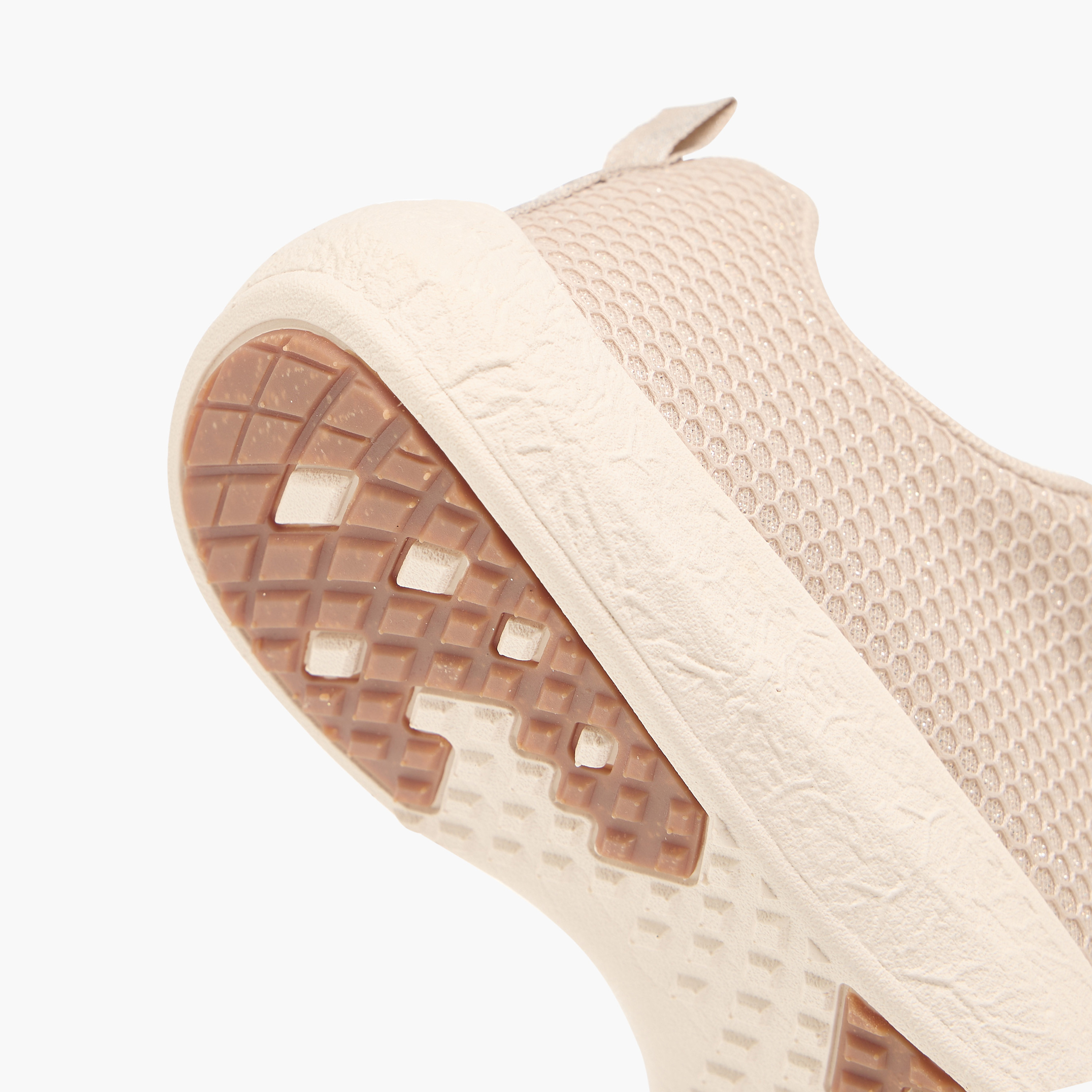 حذاء سنيكرز بارز الملمس بطبعات ورباط إغلاق من ميسي-women-shoes-sneakers-image-5