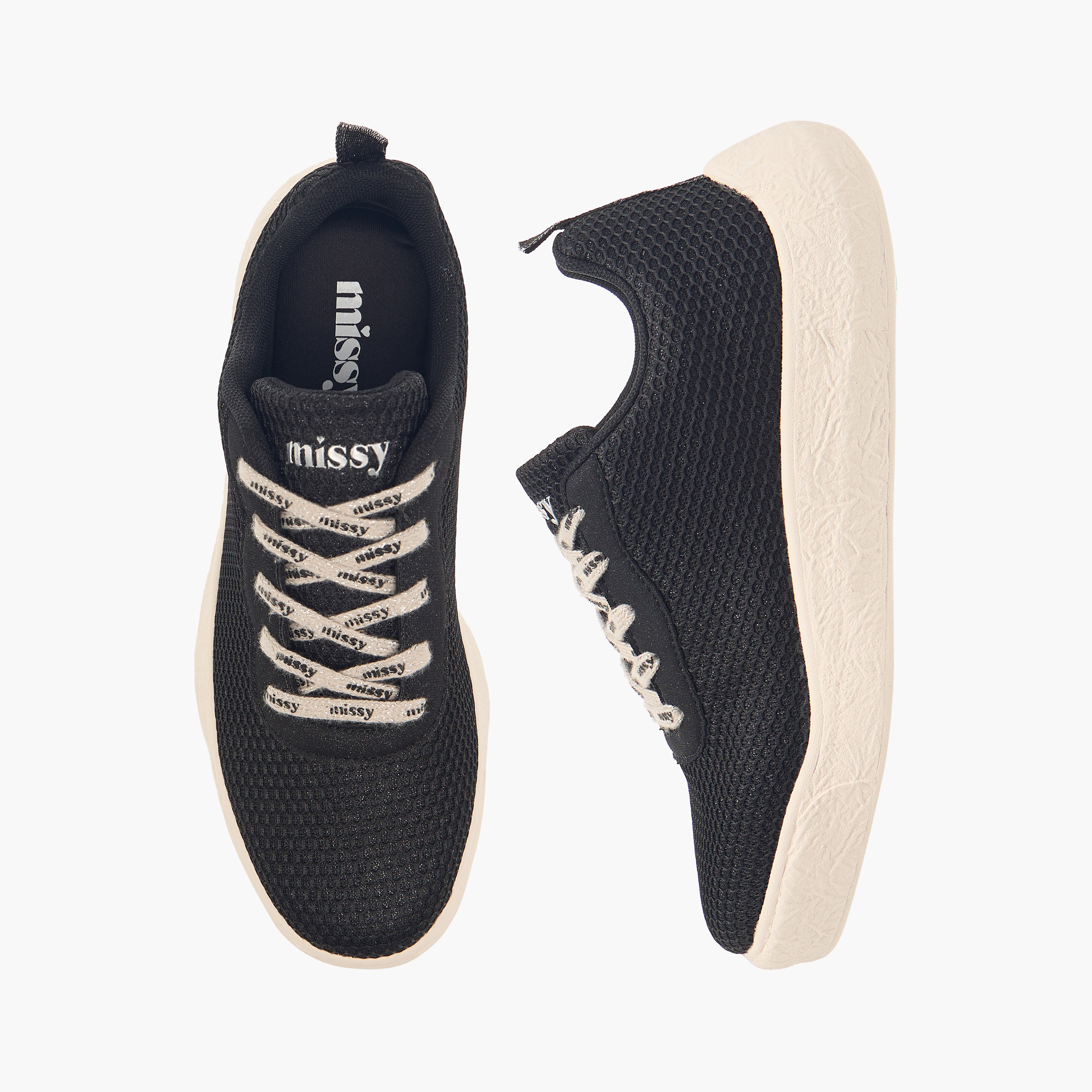 حذاء سنيكرز بارز الملمس بطبعات ورباط إغلاق من ميسي-women-shoes-sneakers-image-1