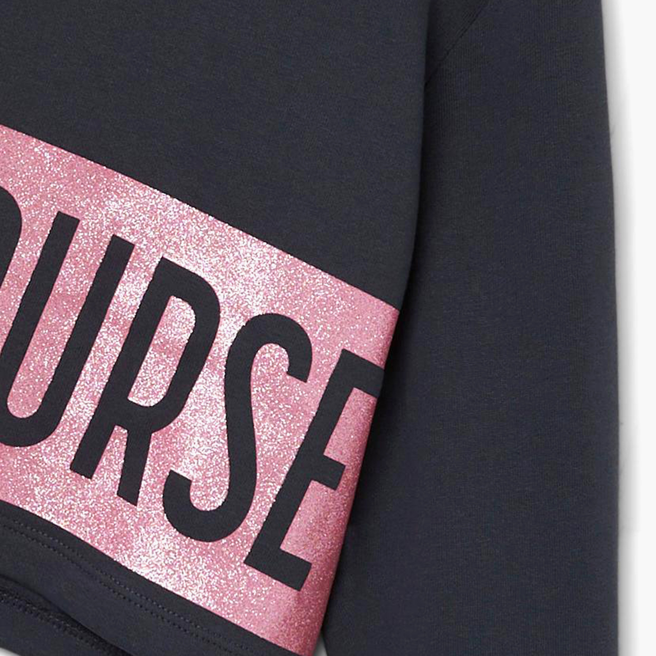 هودي بأكمام طويلة وطبعات تايبوجرافيك من نيم إت-girls-clothing-winterwear-sweatshirts-image-3