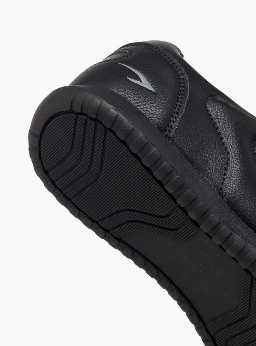 حذاء رياضي برباط إغلاق وتفاصيل شعار من داش-women-shoes-sports-image-6