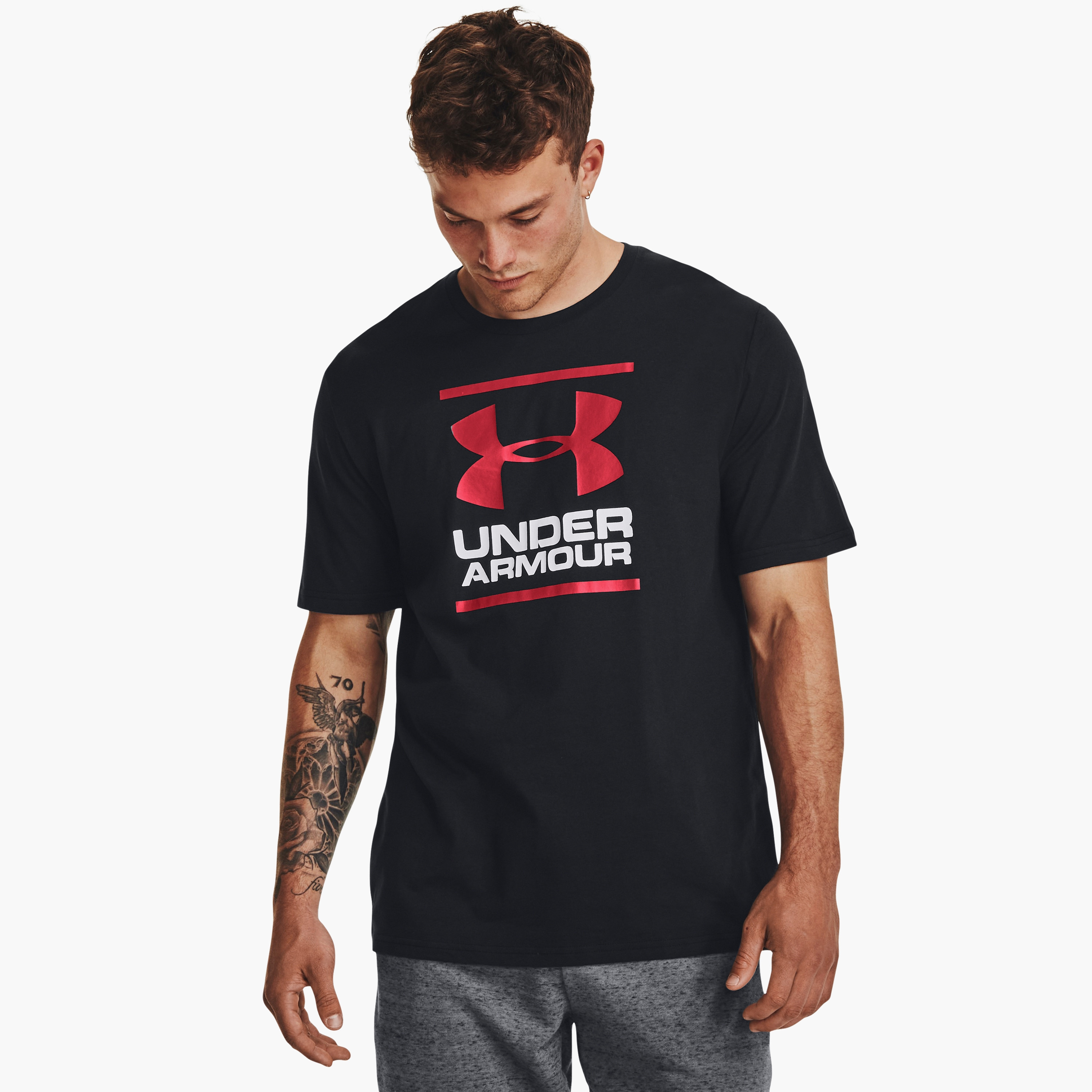 تي شيرت بأكمام قصيرة ورقبة دائرية ومطبوعة بماركة مؤسسة اندر ارمور جي ال | 1326849-men-clothing-sportswearandactivewear-tshirtsandpolos-image-1