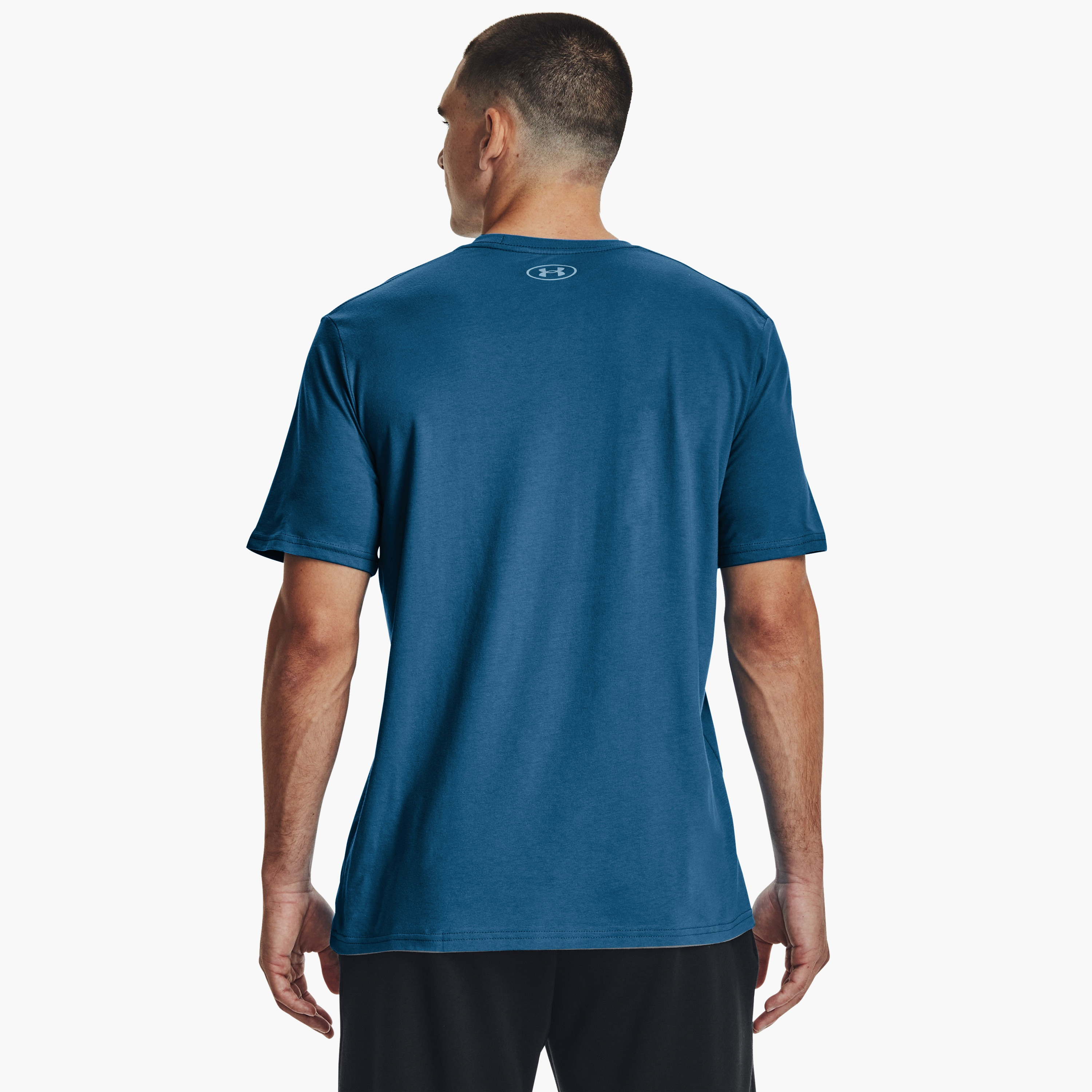 تي شيرت بأكمام قصيرة ورقبة دائرية ومطبوعة بماركة مؤسسة اندر ارمور جي ال | 1326849-men-clothing-sportswearandactivewear-tshirtsandpolos-image-28