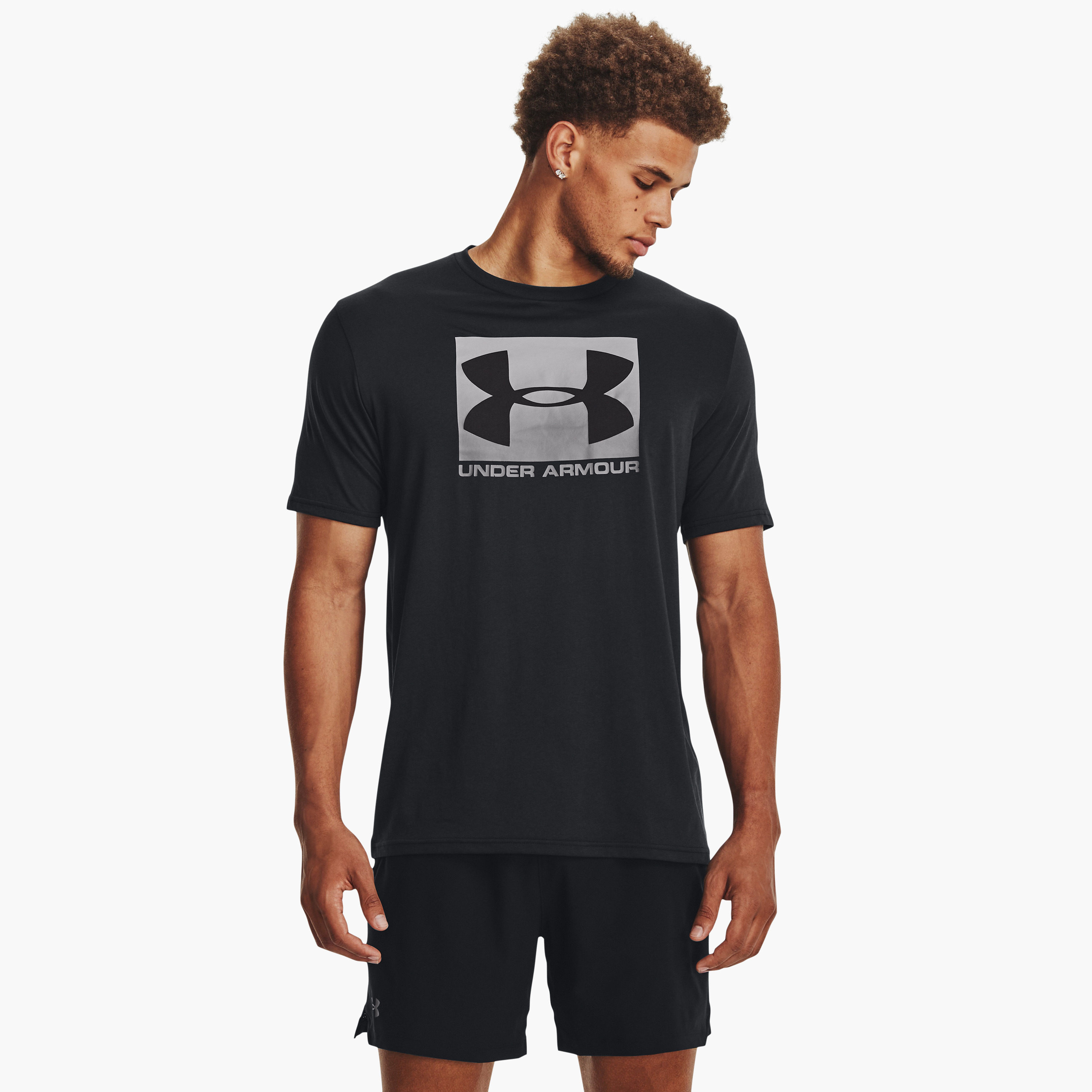 تي شيرت بياقة مستديرة وأكمام قصيرة مطبوعة من اندر ارمور سبورت ستايل | 1329581-men-clothing-sportswearandactivewear-tshirtsandpolos-image-1