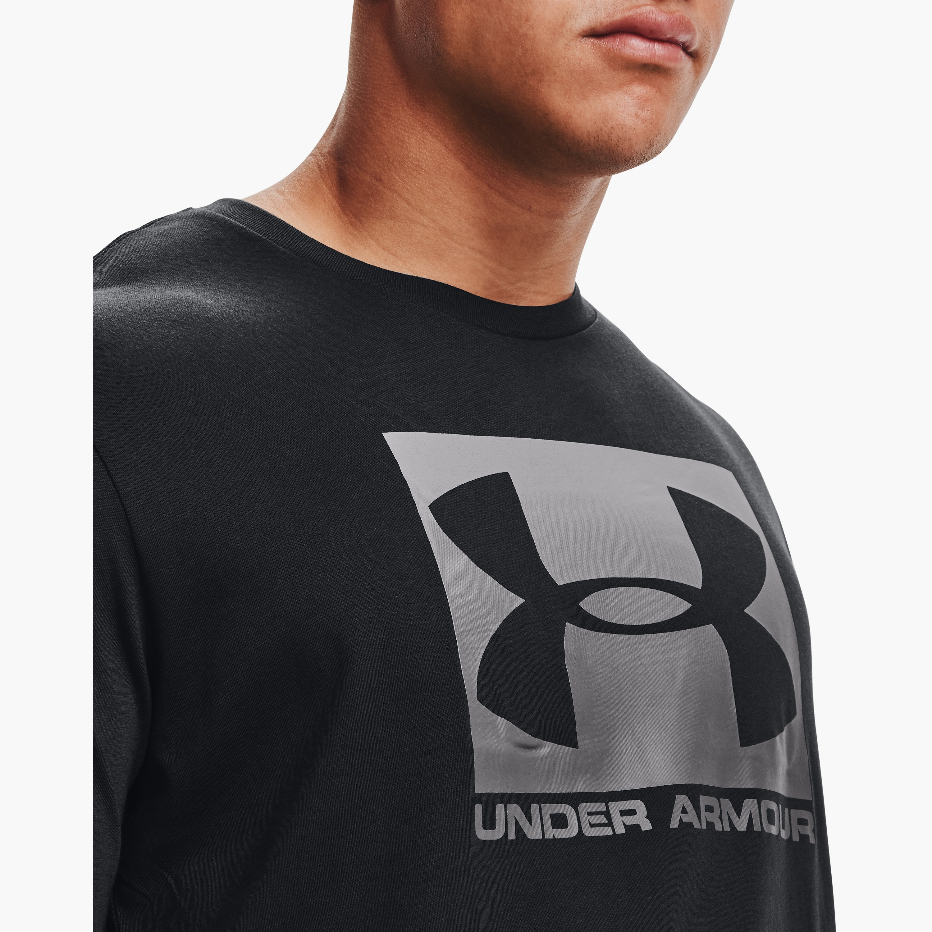 تي شيرت بياقة مستديرة وأكمام قصيرة مطبوعة من اندر ارمور سبورت ستايل | 1329581-men-clothing-sportswearandactivewear-tshirtsandpolos-image-3