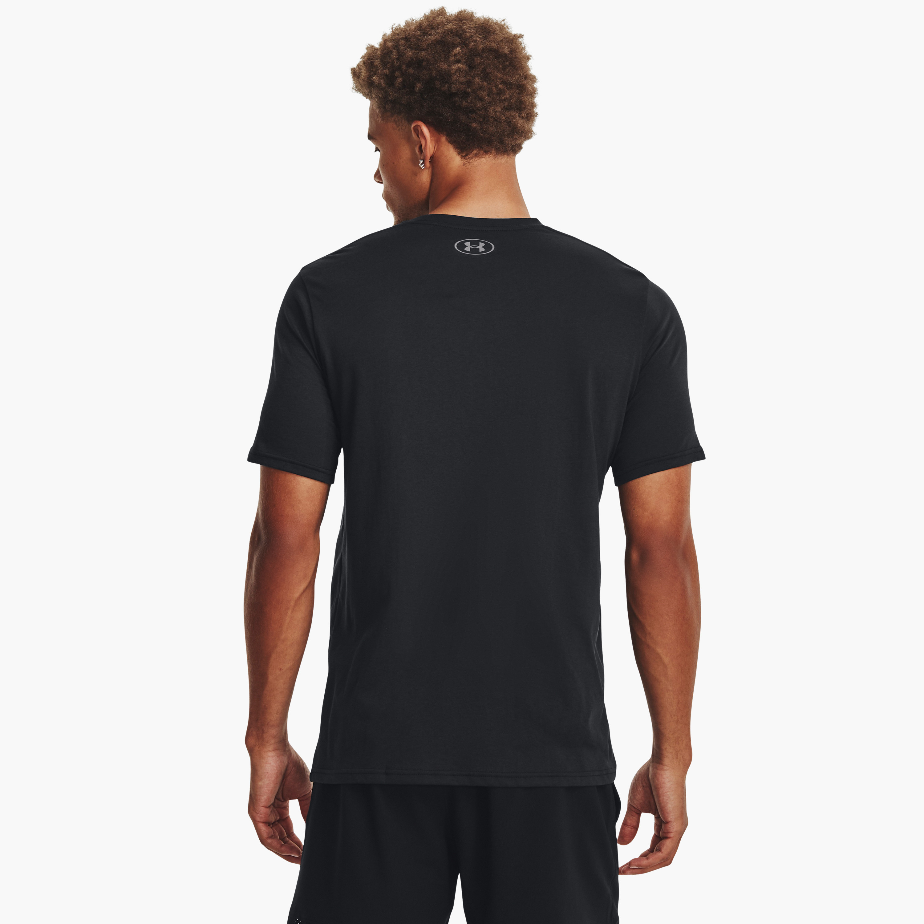 تي شيرت بياقة مستديرة وأكمام قصيرة مطبوعة من اندر ارمور سبورت ستايل | 1329581-men-clothing-sportswearandactivewear-tshirtsandpolos-image-4