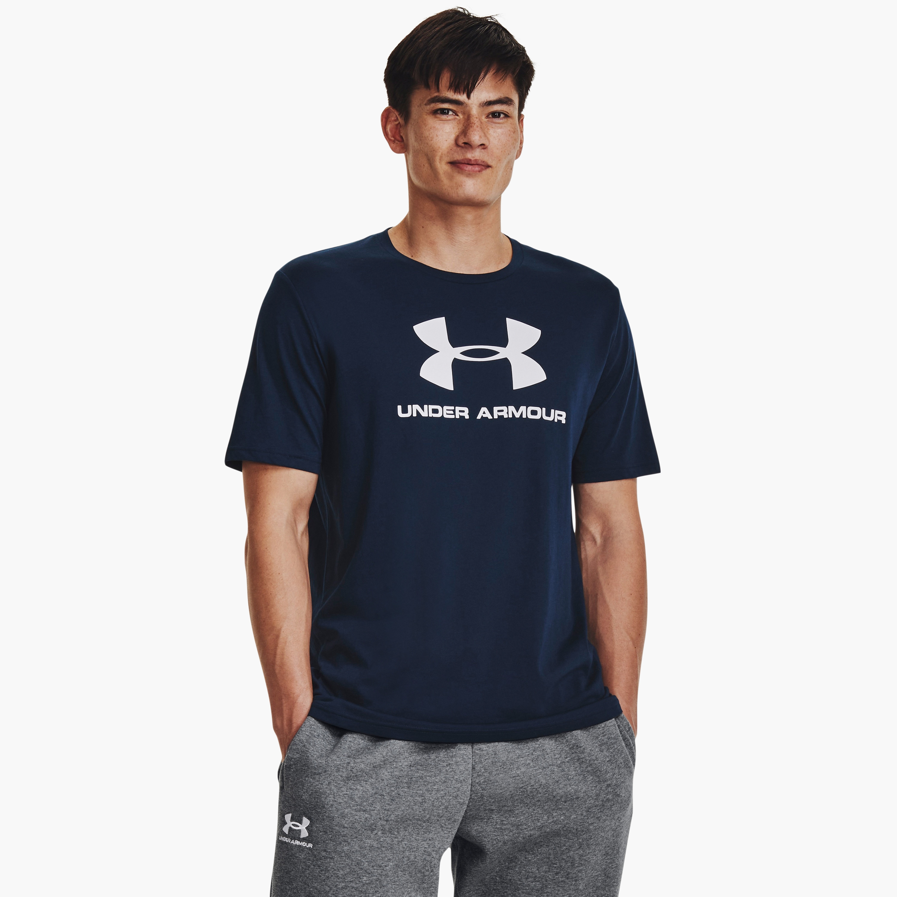 تي شيرت بياقة مستديرة وأكمام قصيرة بطبعة لوجو من اندر ارمور سبورت ستايل | 1329590-men-clothing-sportswearandactivewear-tshirtsandpolos-image-9
