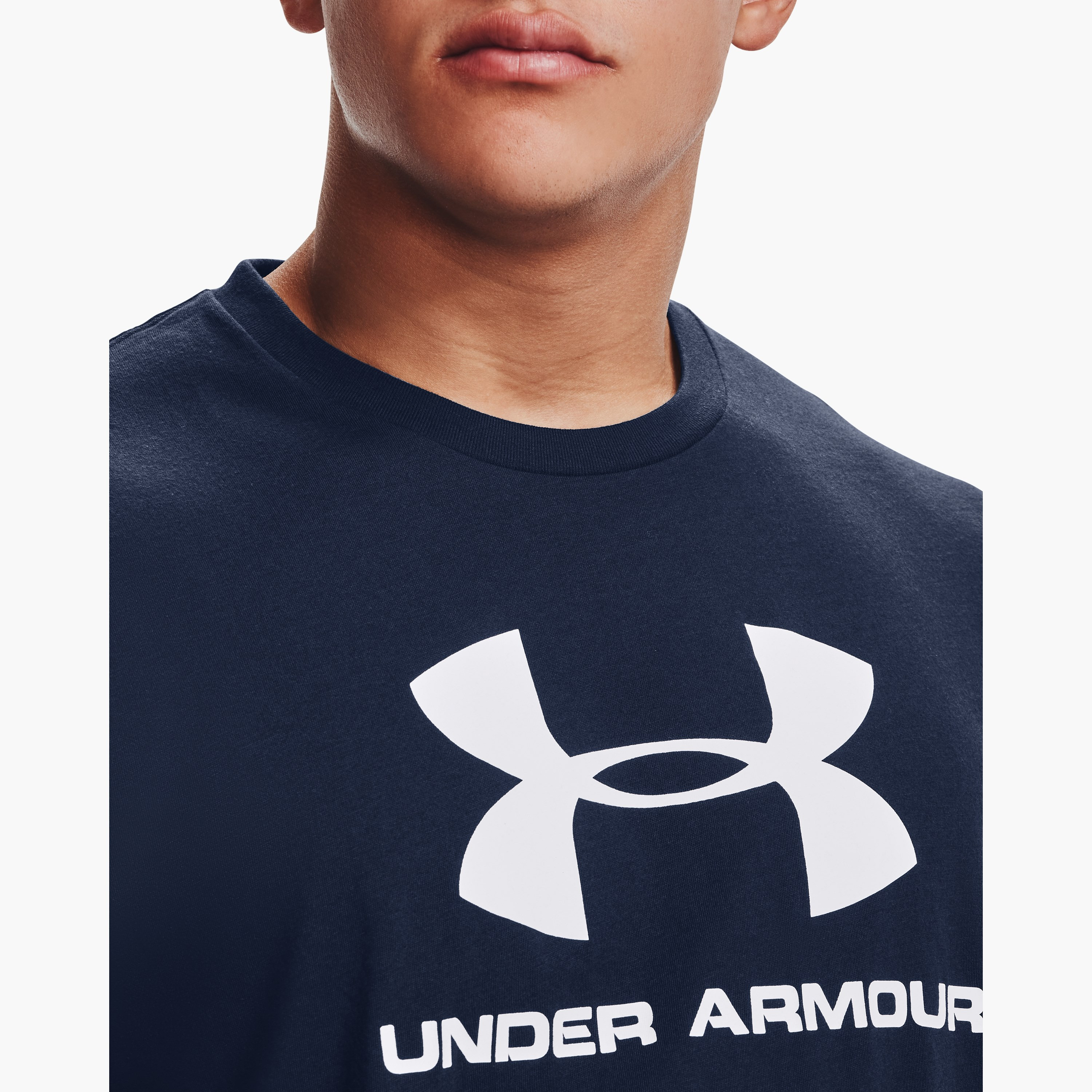 تي شيرت بياقة مستديرة وأكمام قصيرة بطبعة لوجو من اندر ارمور سبورت ستايل | 1329590-men-clothing-sportswearandactivewear-tshirtsandpolos-image-11