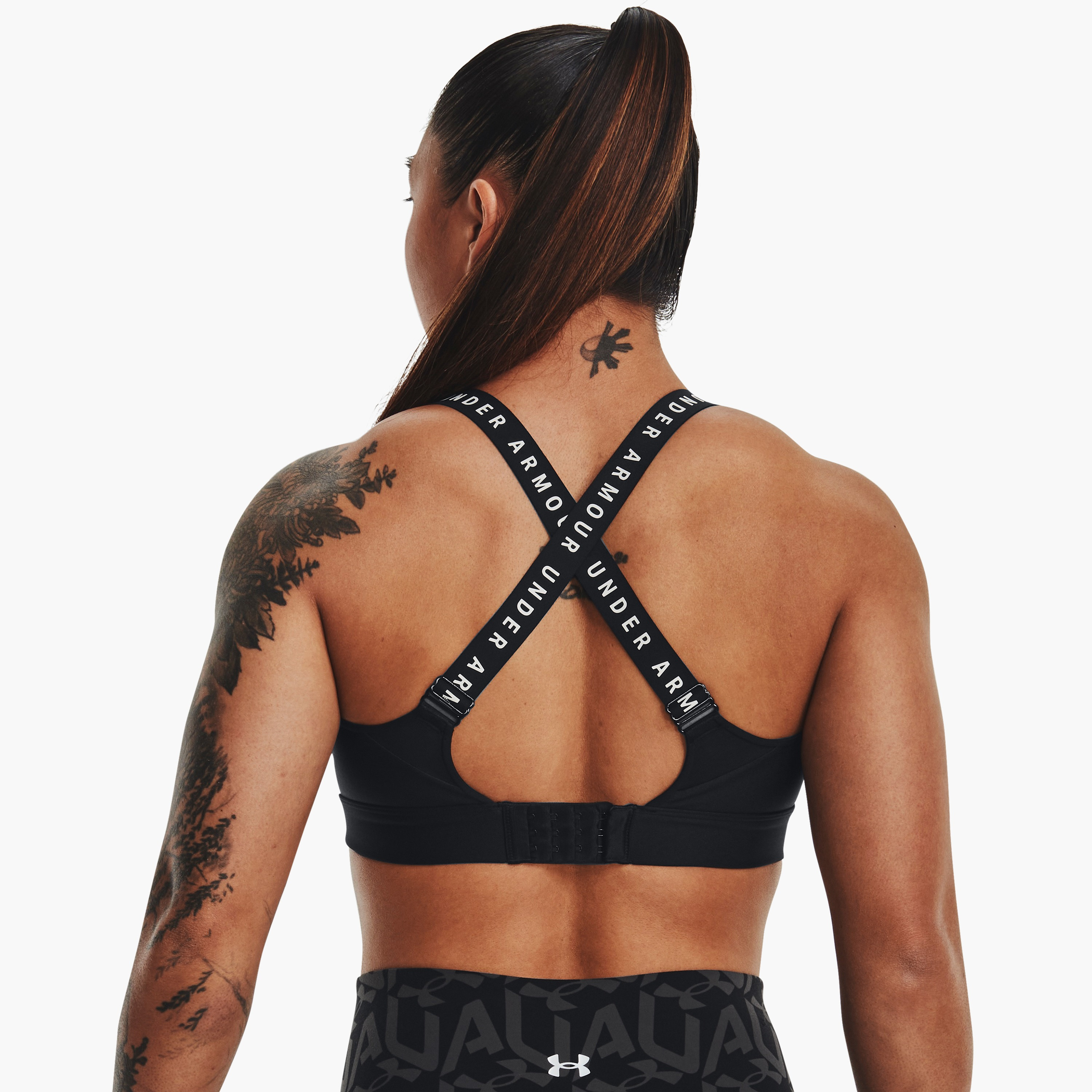 Under Armour Infinity Logo Scoop Neck Sleeveless Sports Bra | 1351994-women-clothing-sportswearandactivewear-sportsbras-image-4