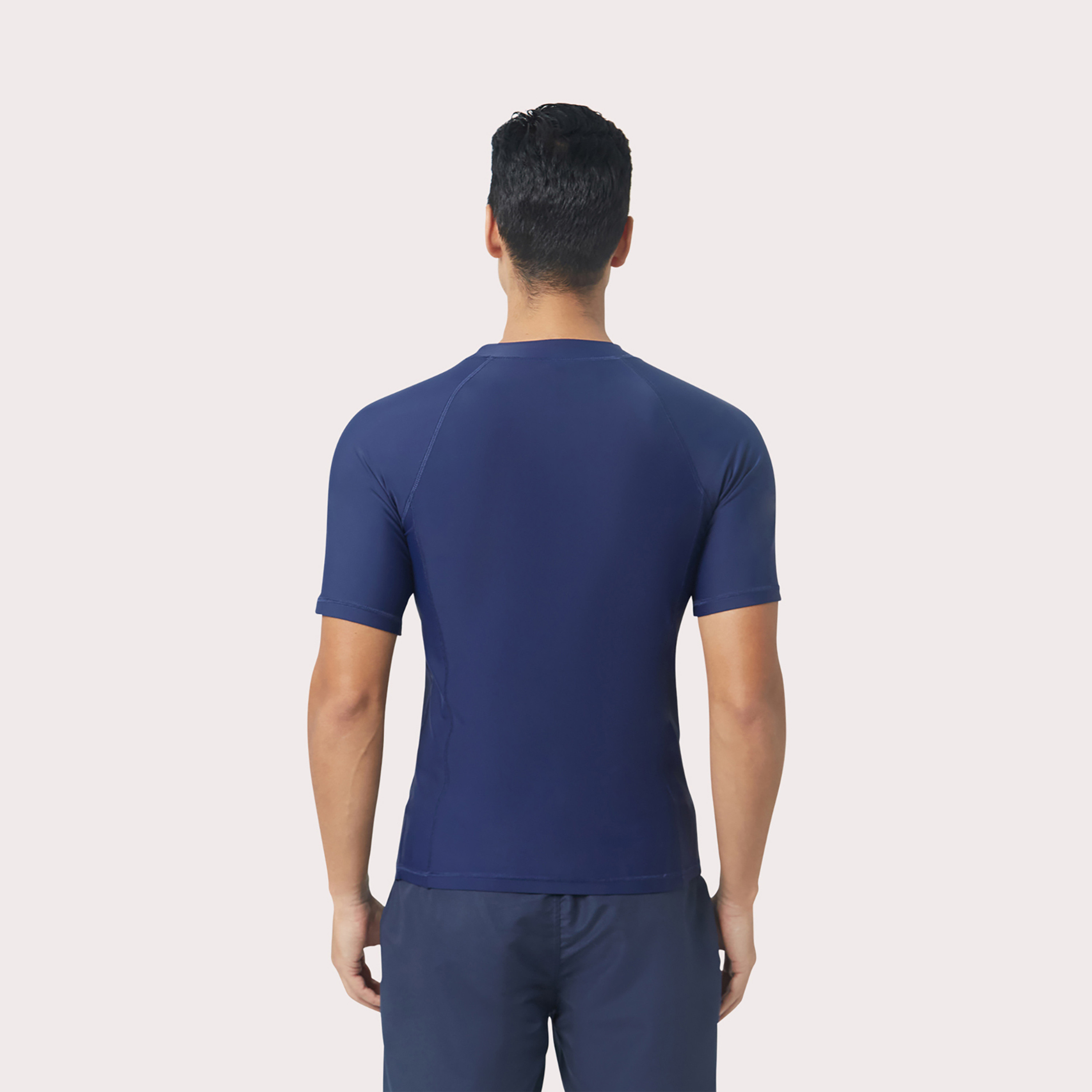 كويغا-  سترة سباحة واقية من الشمس أكمام قصيرة للرجال-men-clothing-sportswearandactivewear-tshirtsandpolos-image-2