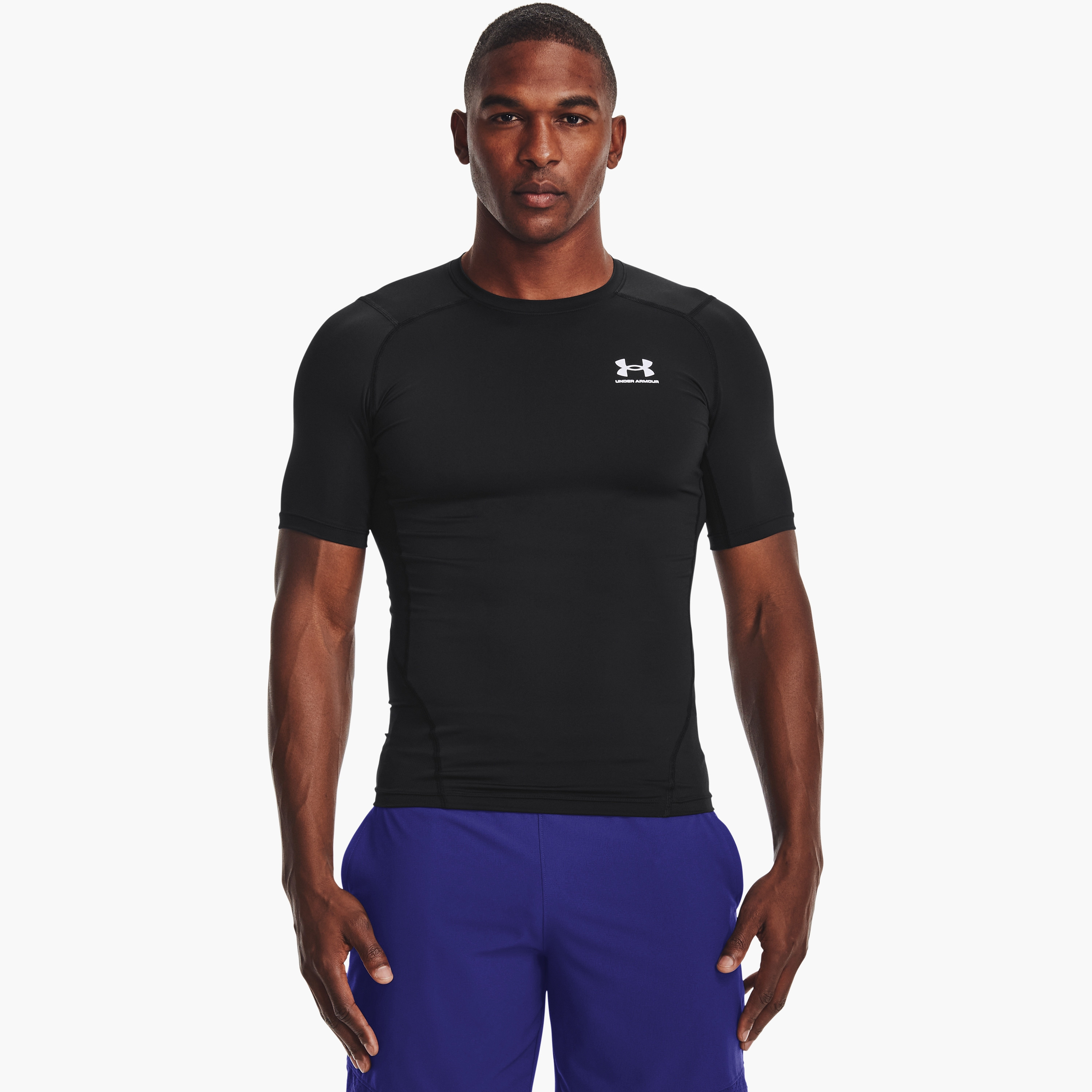 تي شيرت بأكمام قصيرة وياقة دائرية وشعار أتش جي كومب من اندر ارمر | 1361518-men-clothing-sportswearandactivewear-tshirtsandpolos-image-1