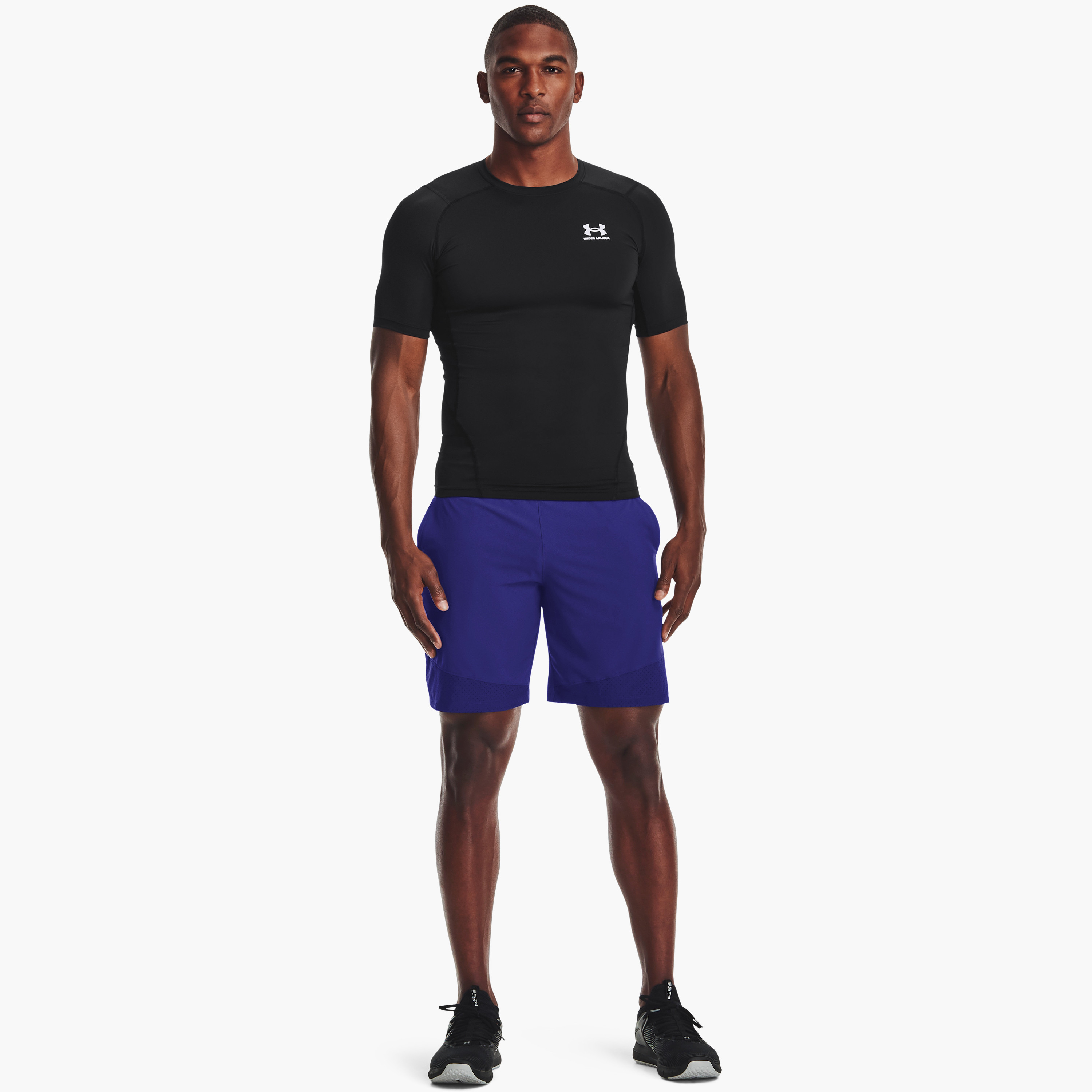تي شيرت بأكمام قصيرة وياقة دائرية وشعار أتش جي كومب من اندر ارمر | 1361518-men-clothing-sportswearandactivewear-tshirtsandpolos-image-2