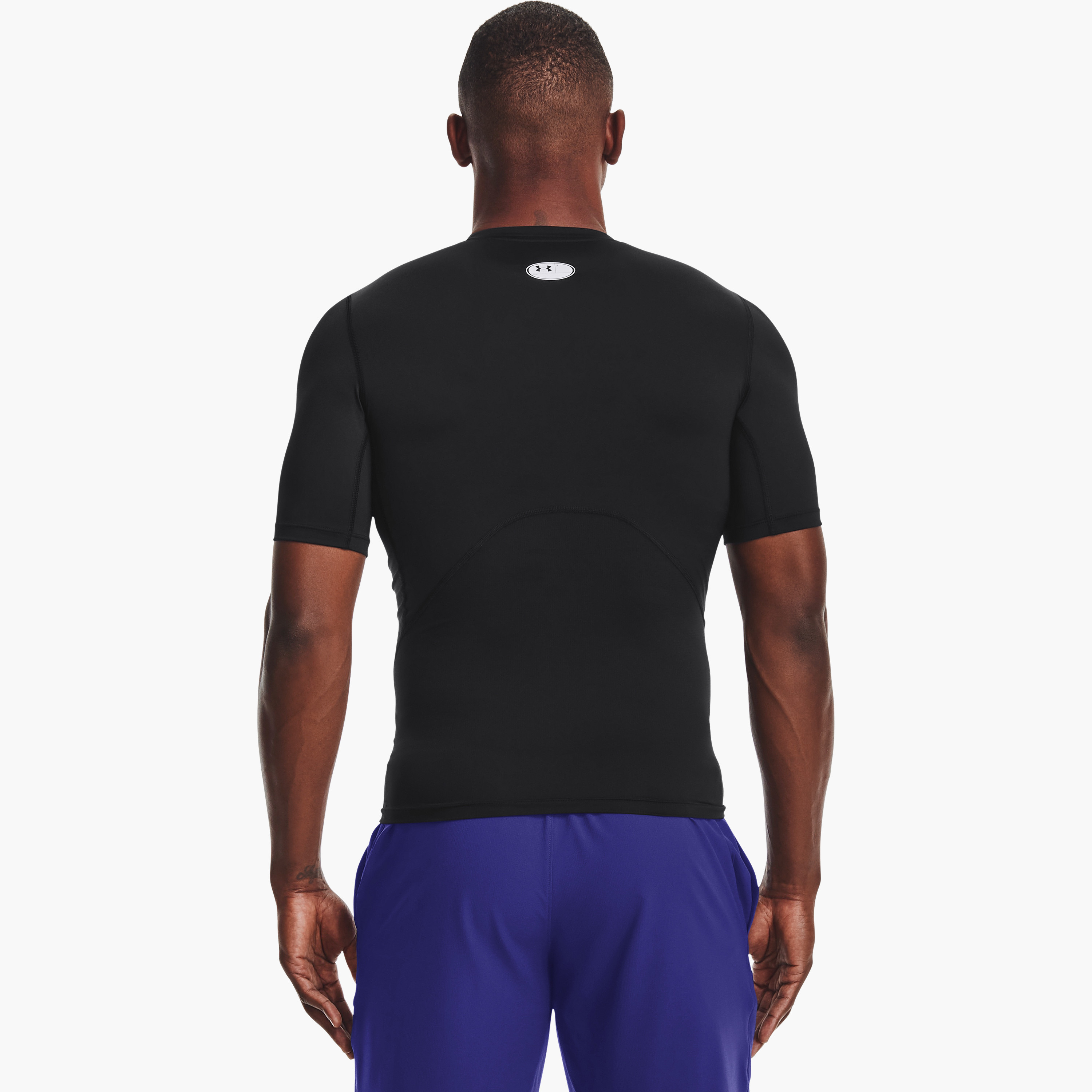 تي شيرت بأكمام قصيرة وياقة دائرية وشعار أتش جي كومب من اندر ارمر | 1361518-men-clothing-sportswearandactivewear-tshirtsandpolos-image-4