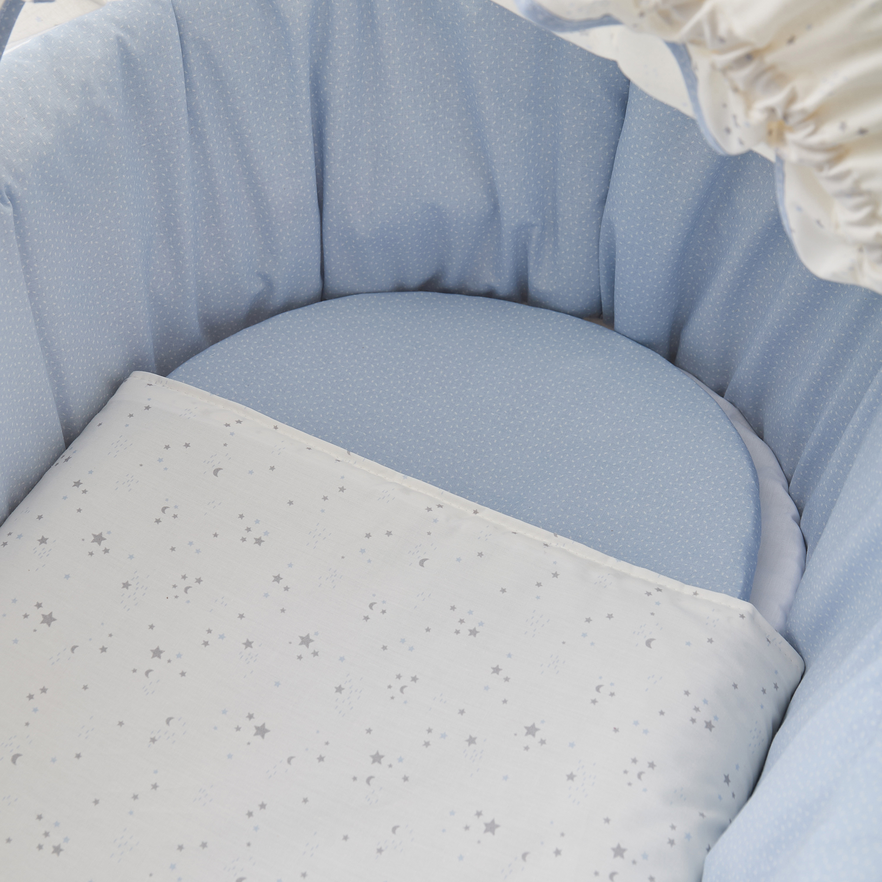 Cambrass Moses Basket with Handles and Hood-baby-nursery-furniture-cribsandbeds-bassinets-image-10