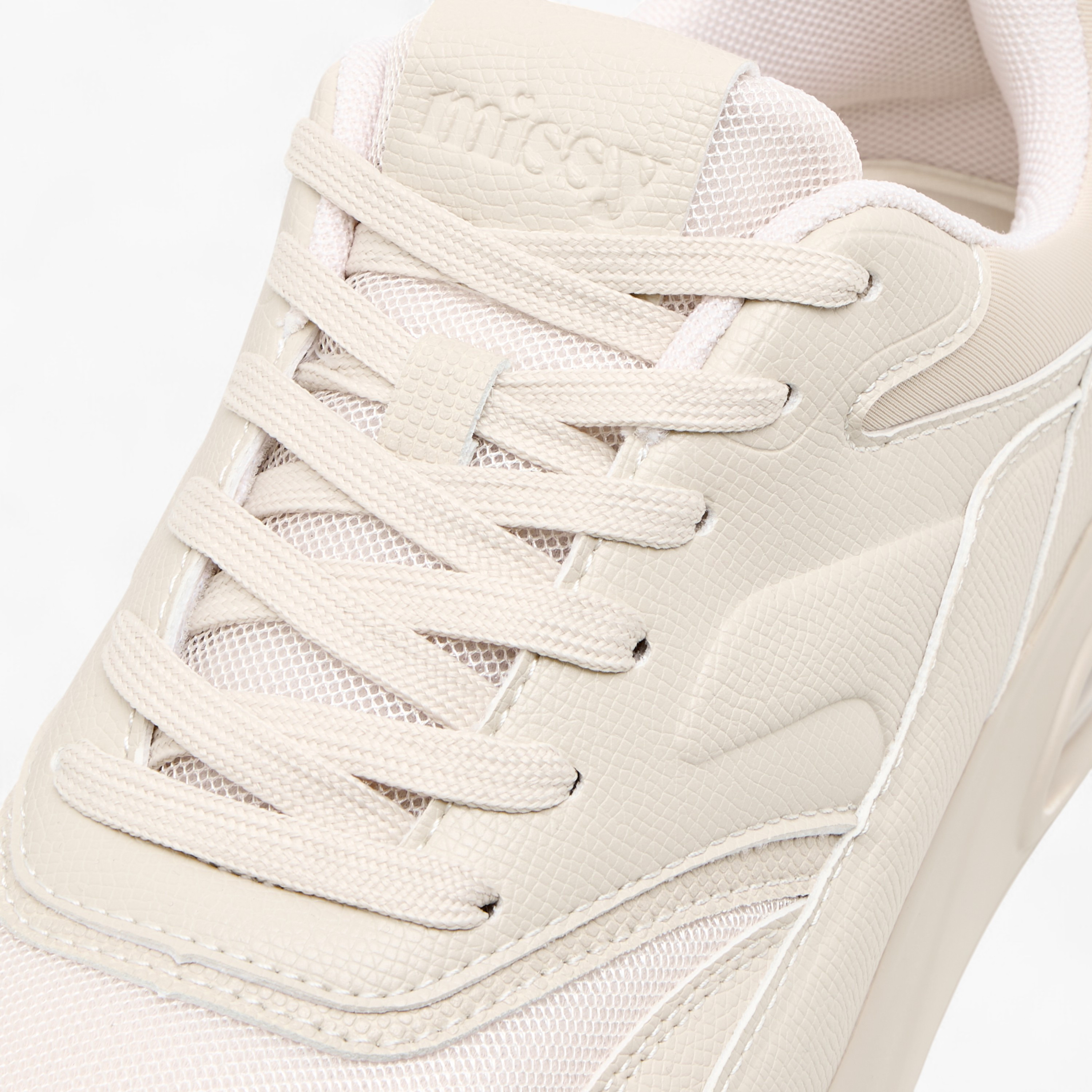حذاء سنيكرز بألواح ورباط إغلاق من ميسى-women-shoes-sneakers-image-5